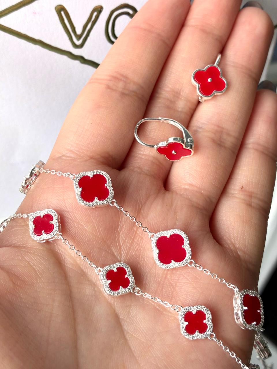 ✨🍀 ¡NOVEDADES RECIÉN LLEGADAS! 🍀✨
Ya están disponibles las nuevas piezas inspiradas en la marca favorita del trébol 🤍✨ Diseños elegantes, atemporales y perfectos para quienes aman los accesorios que nunca pasan de moda.
💎 Descubre las nuevas llegadas antes que nadie.
📲 Únete a nuestros grupos de WhatsApp y recibe acceso a lanzamientos, promociones y disponibilidad en tiempo real.
⚠️ Algunas piezas llegan en cantidades limitadas y suelen agotarse rápido.
💚 Escríbenos para unirte y no perderte ninguna novedad 7621247122
.
.
.
.
.
.
#EmprendeConNosotros
#Mayoristas
#JoyeriaParaVender
#ModaYEstilo
#Novedades2026
KaprichosDePlata ✨🍀