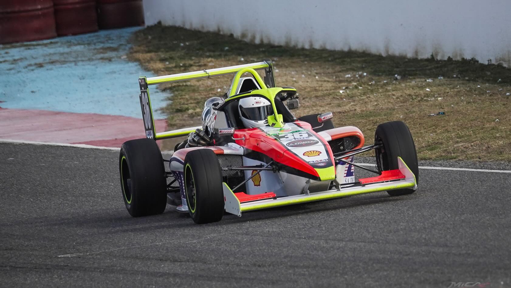 Paso el finde en Cordoba🫡🫡
Finde positivo en el que tuvimos una carrera muy lineal con todos los autos muy parejos. Contento por lo aprendido y por el muy buen ritmo que tuvimos.
Quiero dar gracias a Dios, todos los sponsors, familia, equipo y amigos que hacen todo lo posible para que yo pueda correr.
@gabrielwernercompeticion @exequielbastidas15 @juliohoraciosimon @fji.taller @micaph.fotografia
.
@escosaoficial
@nexoaberturas
@automotoresmegasa
@lafamilia_sb
@laprimera.carniceria_
@cmdelapiel
Nos vemos en Posadas 🔜🔜