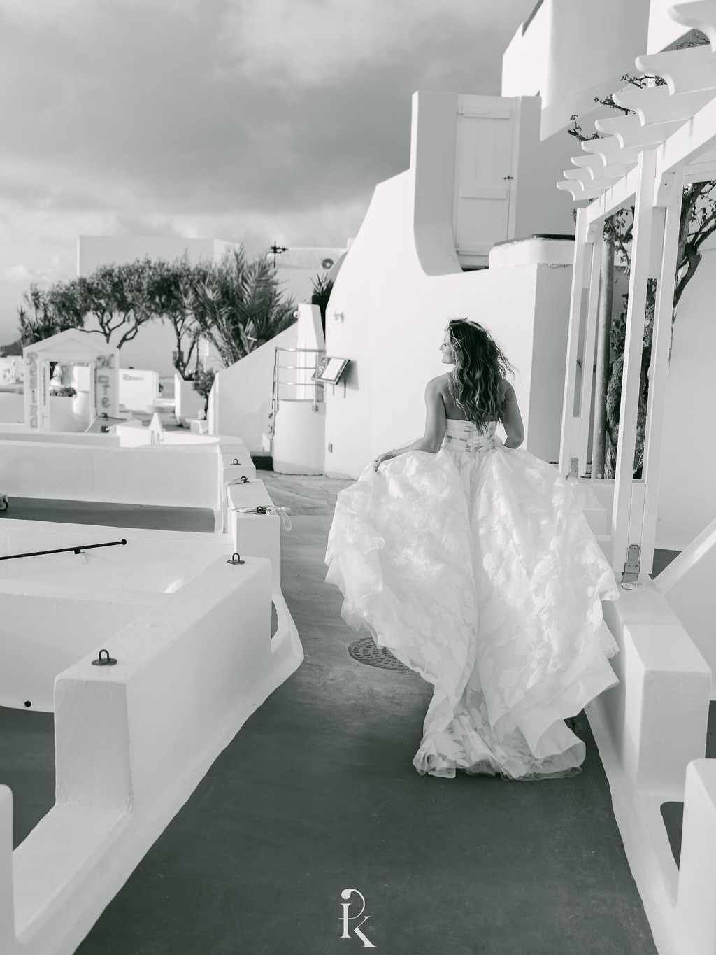 Kristen and Nick Elopement!
Wedding planner : @angelamonawedding
Photographer: @kimonas_photography
Florist : @amelasantoriniflowers
Venue : @andromeda_villas
Cake : @petranart_santorini
Hair and Makeup : @juliapopovamuah
Thank you 💙
#elopmentwedding #santoriniwedding #weddingplanner #greecewedding