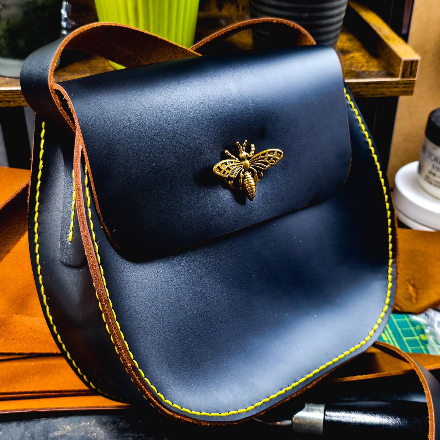 I've been a busy bee 🐝this weekend, handsewing this shoulder bag.
Made from #docmartenstyle #leather from old overstock Pittas Leather.
Made in England leather and hand cut and stitched this #leatherbag in #manchester with the #manchesterbee closure.