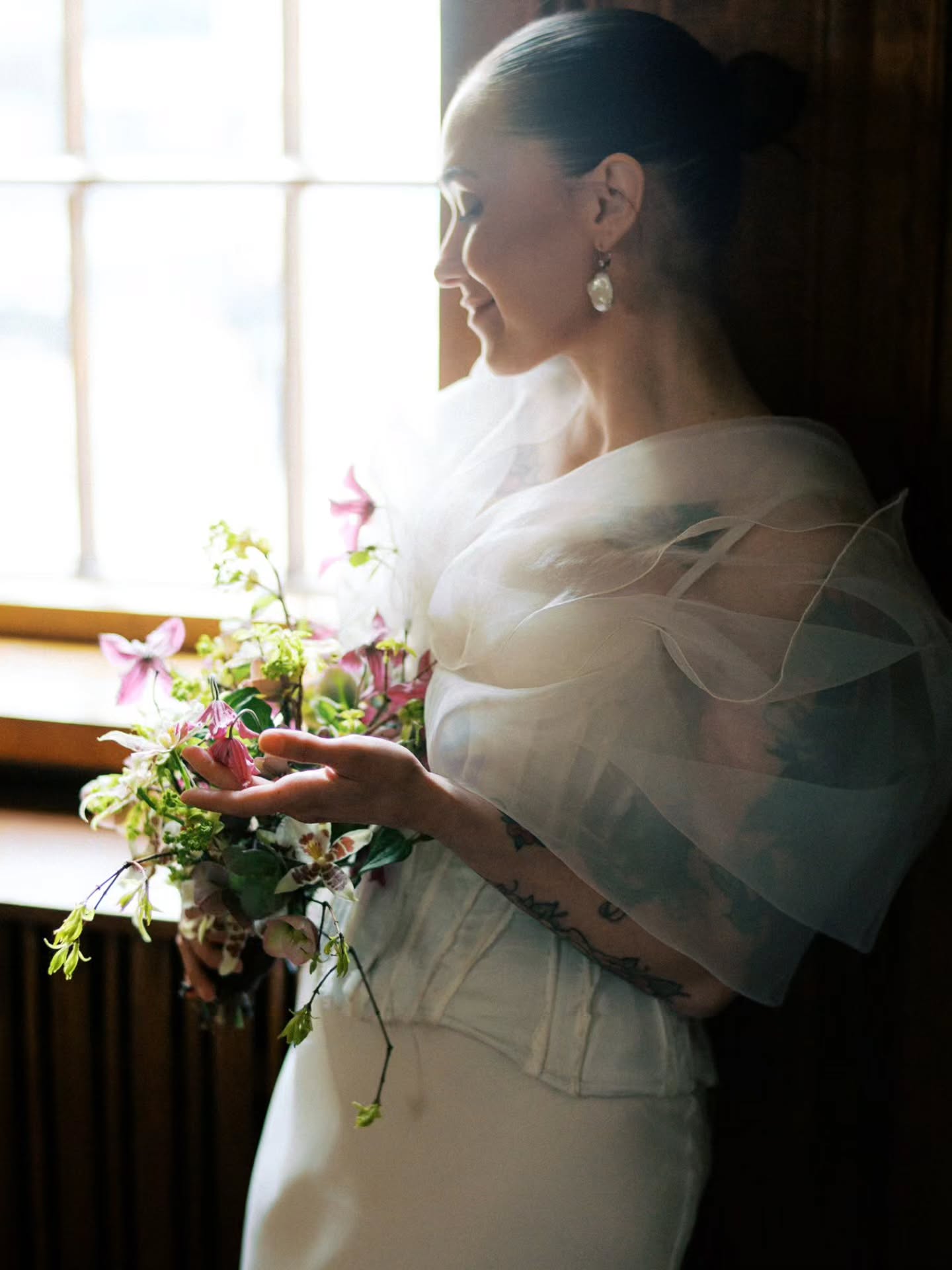 Still in the clouds because of this shoot💕
In collaboration with Kaamos Collective and Avodah.
Planning & concept: @kaamos.collective & @avodahmoments
Styling & flowers: @avodahmoments
Dress & earrings: @lovexlove.fi
Venue: @helsinkiwinest
#hääkuvaajat #hääkuvaushelsinki #elopeinhelsinki #elopementinfinland #destinationweddingphotographerinfinland