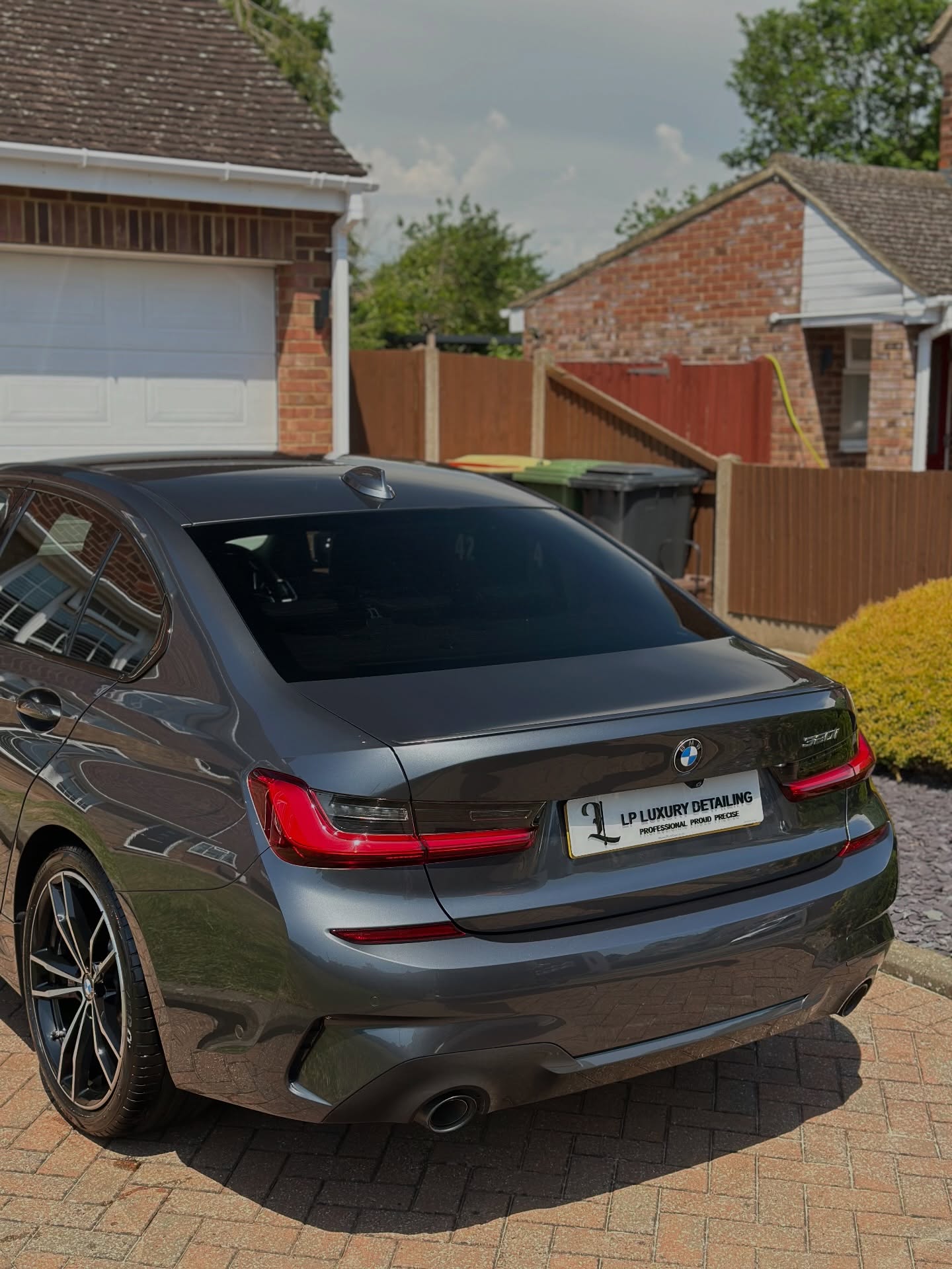 BMW 3 series after a platinum package looking its best with a full reset ☀️🫣
——————————————
📞07394 082896
📩lpluxurydetailing@hotmail.com
💻https://www.lpluxurydetailing.co.uk
📍Bucks, Beds, Herts, Oxsf
#detailing #valeting #luxury #lpluxurydetailing #bmw