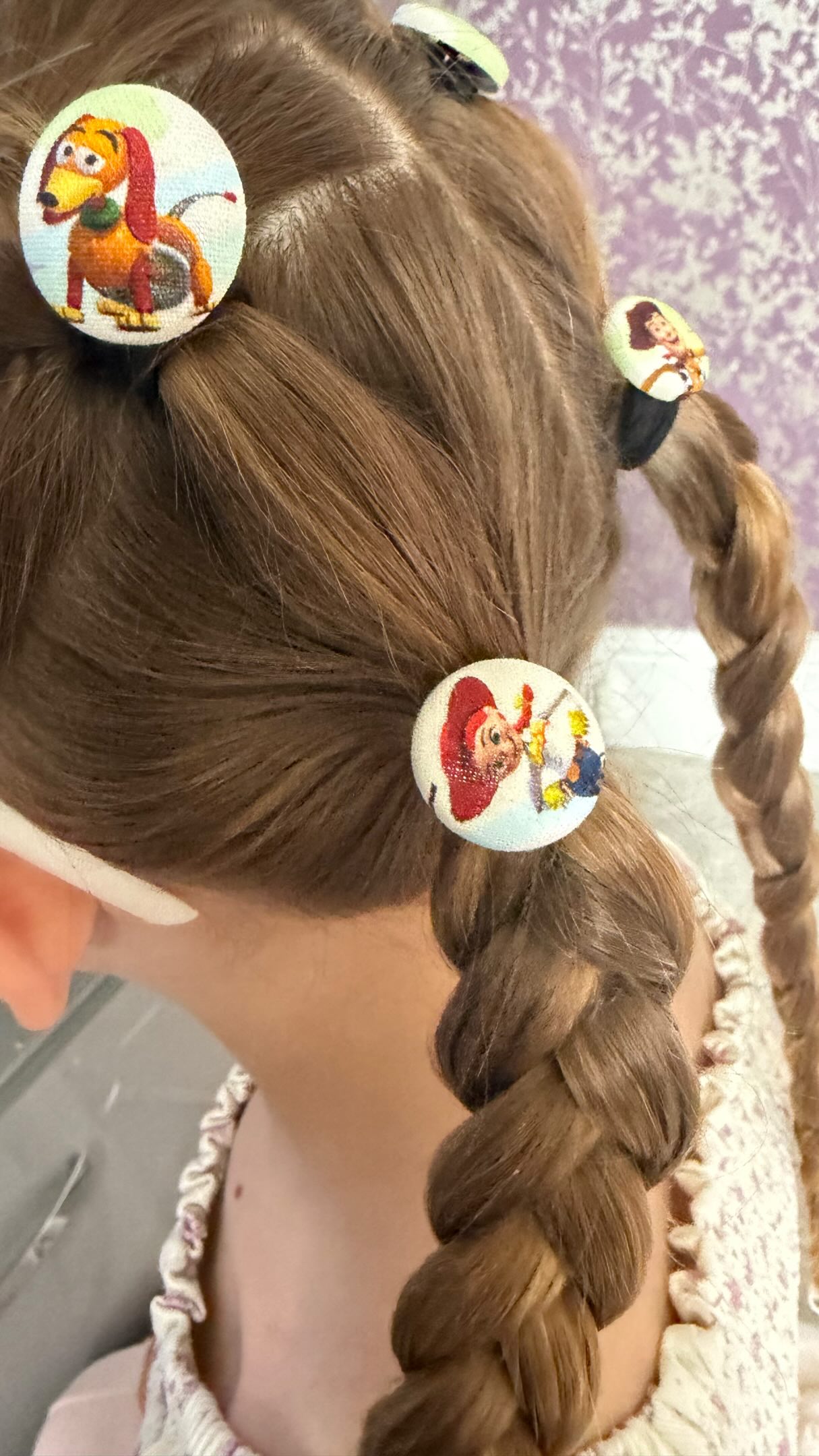 The kids are so excited for Toy Story 5! I’ve made Holly this cute little set of hair accessories and she’s delighted ❤️
This set is limited - 1 Slim Bow Headband 6 Button Bobbles with the characters shown in the video. It’s priced at £8.50. Message to order. I will try and add to the website too but for now, pop me a message or comment below 💜
#littledotsbows #hairaccessories #handmade #smallbusiness