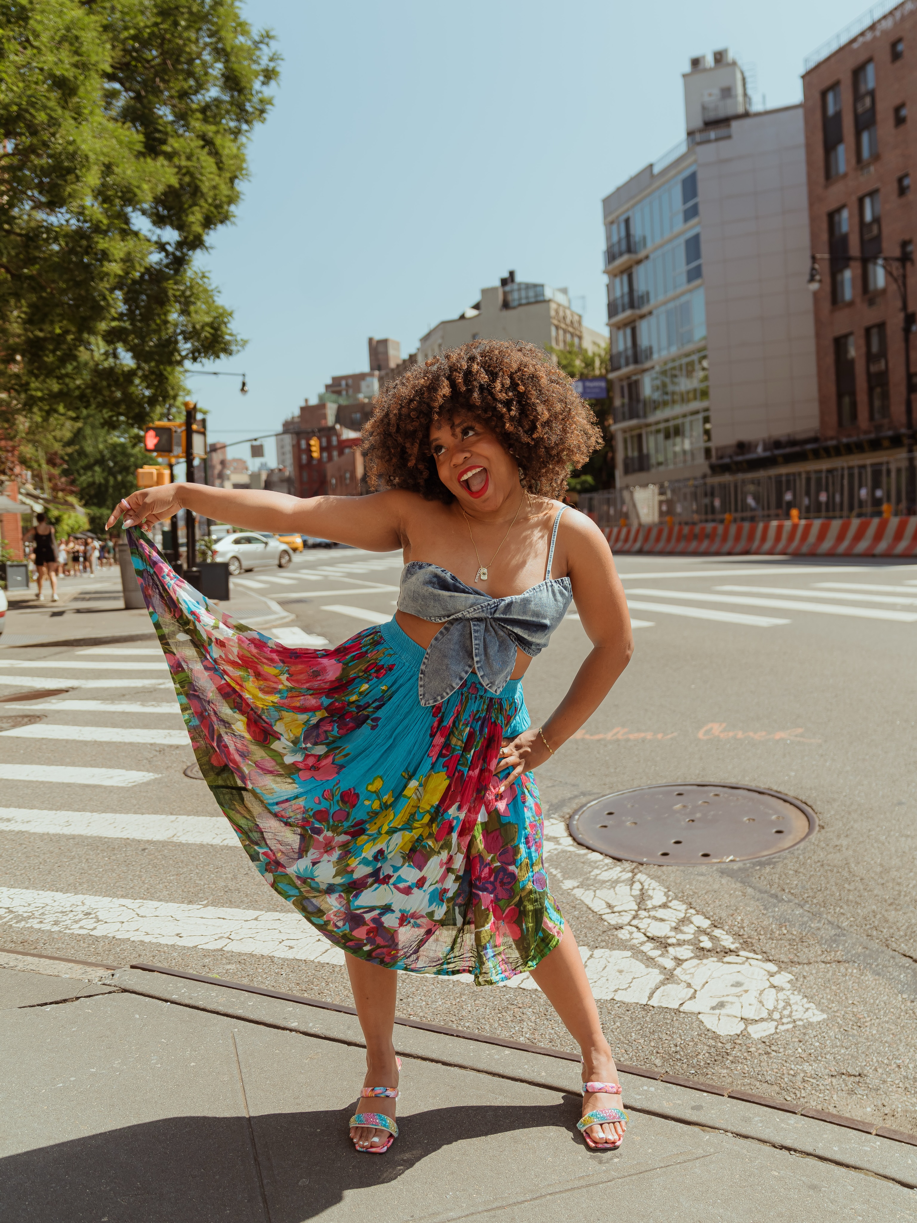 Happy Friday, friends! ✨
I don’t know if it’s just me, but the energy in NYC right now feels unreal. The city is buzzing, people are outside, and I think the Knicks being in the Finals has a lot to do with it. 🏀🗽 The excitement is contagious, and honestly? I’m not mad at it one bit.
It’s a reminder that sometimes it’s okay to lean into the joy, celebrate the little things, and soak up the good energy around you. Life moves fast, so when there’s something worth being excited about, embrace it.
Whatever this weekend looks like for you, I hope you make time for something fun. Try a new restaurant, call a friend, take a day trip, dance a little longer, or simply enjoy a moment that makes you smile.
Wishing you a weekend full of good vibes, good people, and memories worth holding onto. 💛
What fun plans do you have this weekend? Tell me below so I can live vicariously through you! ✨
PC: @hypedh
#nycmodel #newyorkmodel #nycfashionbloggers #blackfashionista #blackgirlstyle