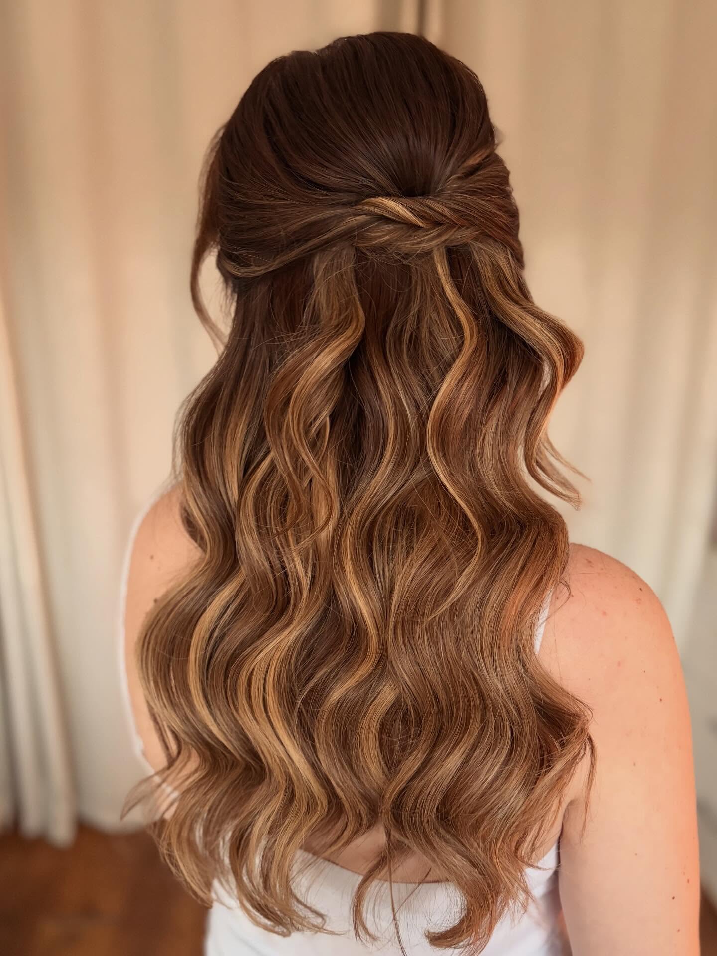 I’m often asked what the most popular bridal style is… and for so many of my brides and bridesmaids, it’s always the half up half down ✨
There’s something about it that feels so familiar and effortless. Like keeping a little bit of “you” while still feeling beautifully styled 🤍
And I think that’s why it’s so loved. It doesn’t take anything away, it just refines what’s already there 🫶🏼
#tipiwedding #halfuphalfdownhairstyle #2027bride #loughboroughweddings #weddinghairleicestershire
