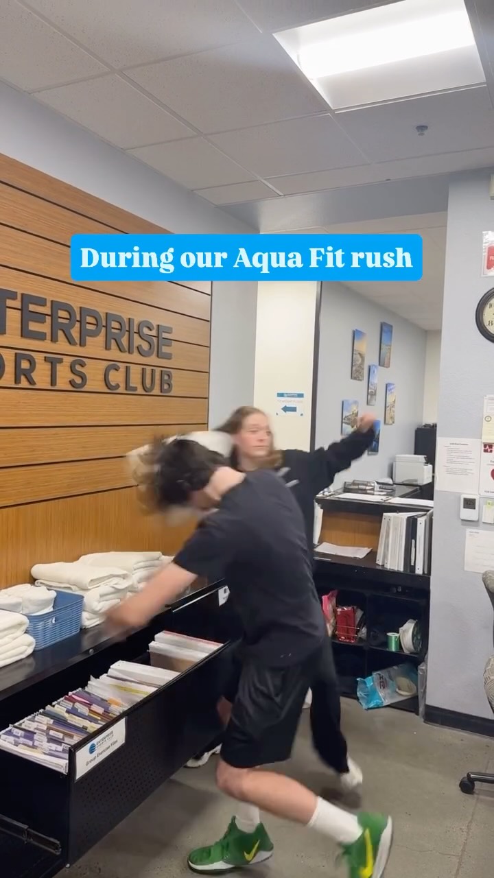 We’re always quick to grab your towels…especially if it’s for our Aqua Fit class! 😁
If you’d like to learn more about our classes make sure to check out our website!
.
.
.
#gymhumor #swim #gymmotivation #santacruz #scottsvalley