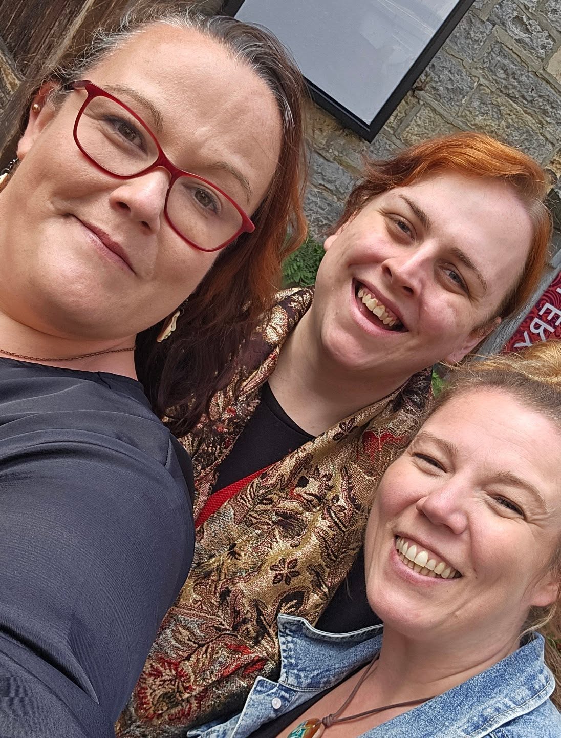 Guess who we bumped into in Glastonbury today!?
One of our absolute favourite Welsh authors...@mhara_starling
Ps, we are here in the Assembly Rooms until 4pm āØļø