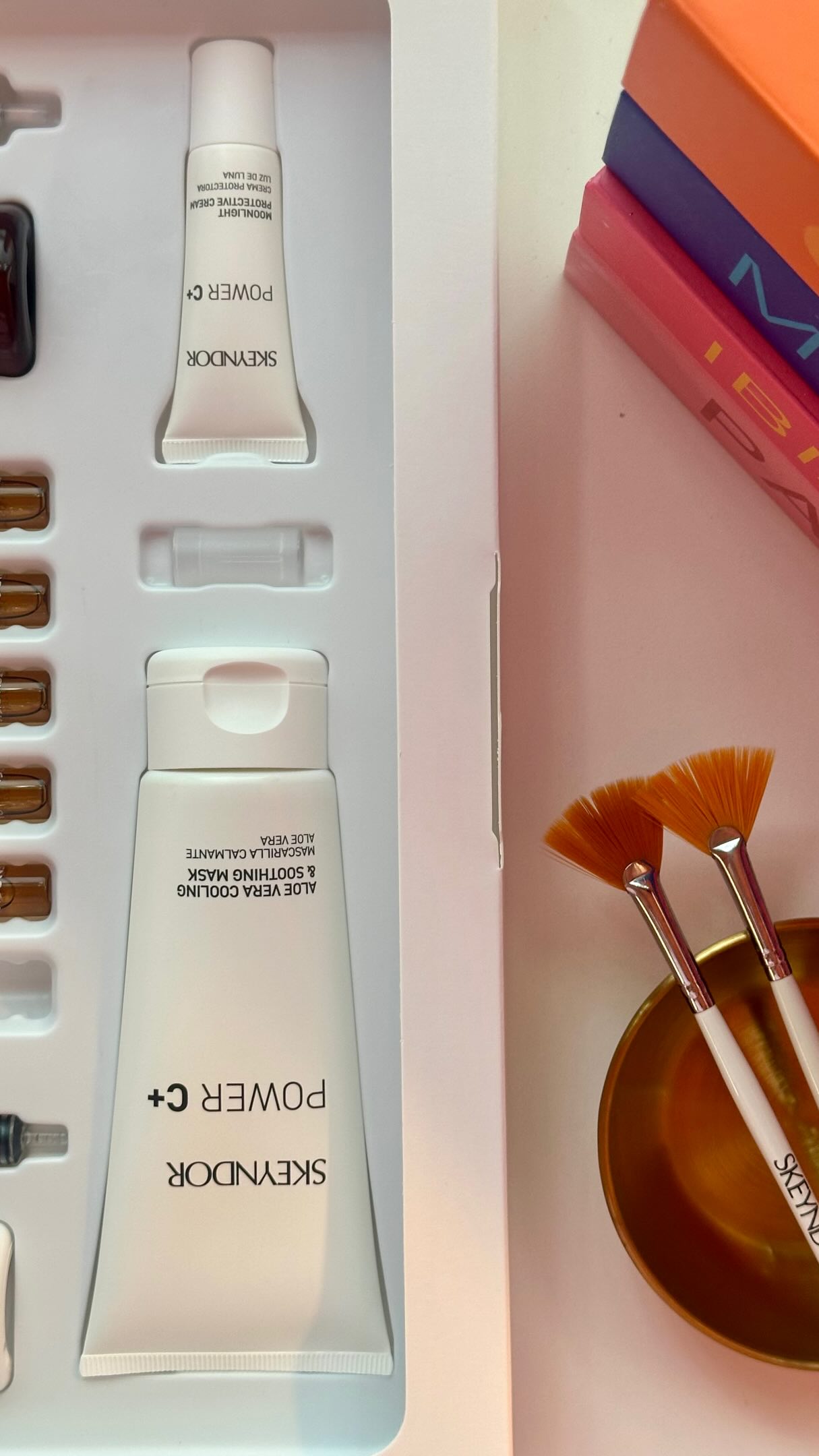 It’s the little things that mean a lot … 🫶🏼
“I tagged you.”
”I recommended you.”
”I shared your post.”
”I sent your page to a friend.”
If you’re in the beauty industry, you’ll know these simple actions can make the biggest difference. Every tag, share, recommendation and review helps our business grow, reach new clients and build trust within our community.
To every client who supports us, recommends us and chooses us time and time again — THANK YOU. We see it, we appreciate it and it never goes unnoticed ✨
Supporting small businesses costs nothing, but means everything.
#beautybusiness #beautysalonowner #essexbusiness #clientlove #growth