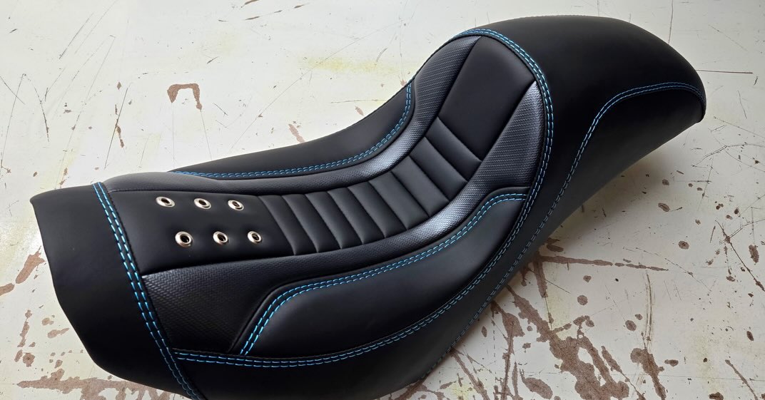 Check out the absolutely killer seat my homie @jamescarterseats just knocked completely out of the park for our @harleydavidson @bornfreeshow Lowrider ST!! He’s always my go to for custom seats. His work is incredible and he tied it in perfectly for our build . Thank you James!! Greatly appreciate it! 🔥🏁🔥🏁🔥
#harleypartner
#harleydavidson
#bornfree17
#harleypartner
@traskperformance
@lyndallbrakes
@rrmph
@jamescarterseats
@evolution_industries
@feulingparts
@ridedunlop #ridedunlop
@arlennessmotorcycles
@customcycleengineering
@whovillespeedandcustom
@codychildress
@painthuffermetalflake
@fourrivershd
@thundermaxefi
@a1mike
@chewyspowdercoating
@mymachinist
@jeremywilliamson5577
@sik_paint
@fox
@brinxgarage
@ridefoxpv
@bamco_motorsports