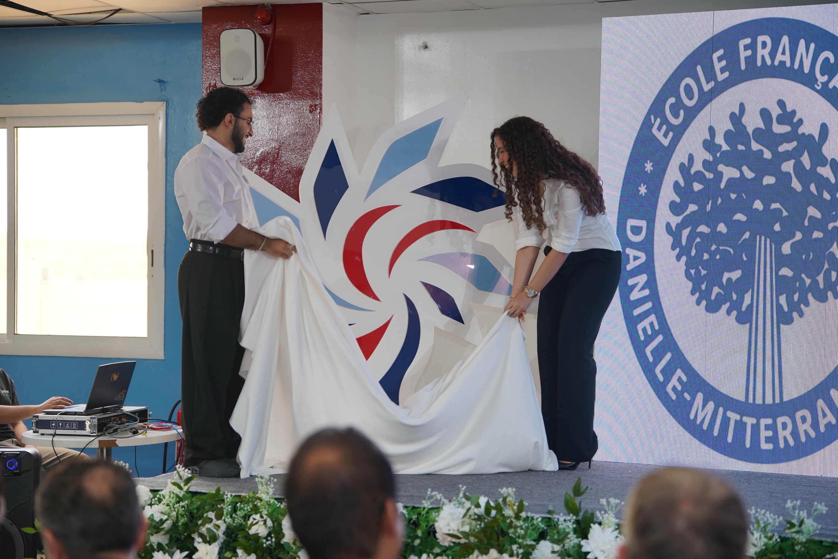 We are proud to launch our international program, a milestone that reflects our commitment to excellence and global learning, celebrated in the presence of distinguished guests and important figures.
-
Nous sommes fiers de lancer notre programme international, une étape importante qui reflète notre engagement envers l’excellence et l’ouverture sur le monde, célébrée en présence d’invités distingués et de personnalités importantes.
-
نحن فخورون بإطلاق برنامجنا ثنائي اللغة، وهو إنجاز يعكس التزامنا بالتميز والتعلم العالمي، وقد تم الاحتفال به بحضور ضيوف مميزين وشخصيات مهمة.
-
شانازی دەکەین بە دەستپێکردنی پرۆگرامی نێودەوڵەتیمان، هەنگاوێکی گرنگ کە ڕەنگدانەوەی پابەندبوونمانە بە نایابی و کرانەوە بەڕووی جیهاندا ، کە بە ئامادەبوونی میوانە ڕێزدارەکان و کەسایەتییە گرنگەکان ڕاگەێندرا.
#GlobalEducation #InternationalEducation #DMI