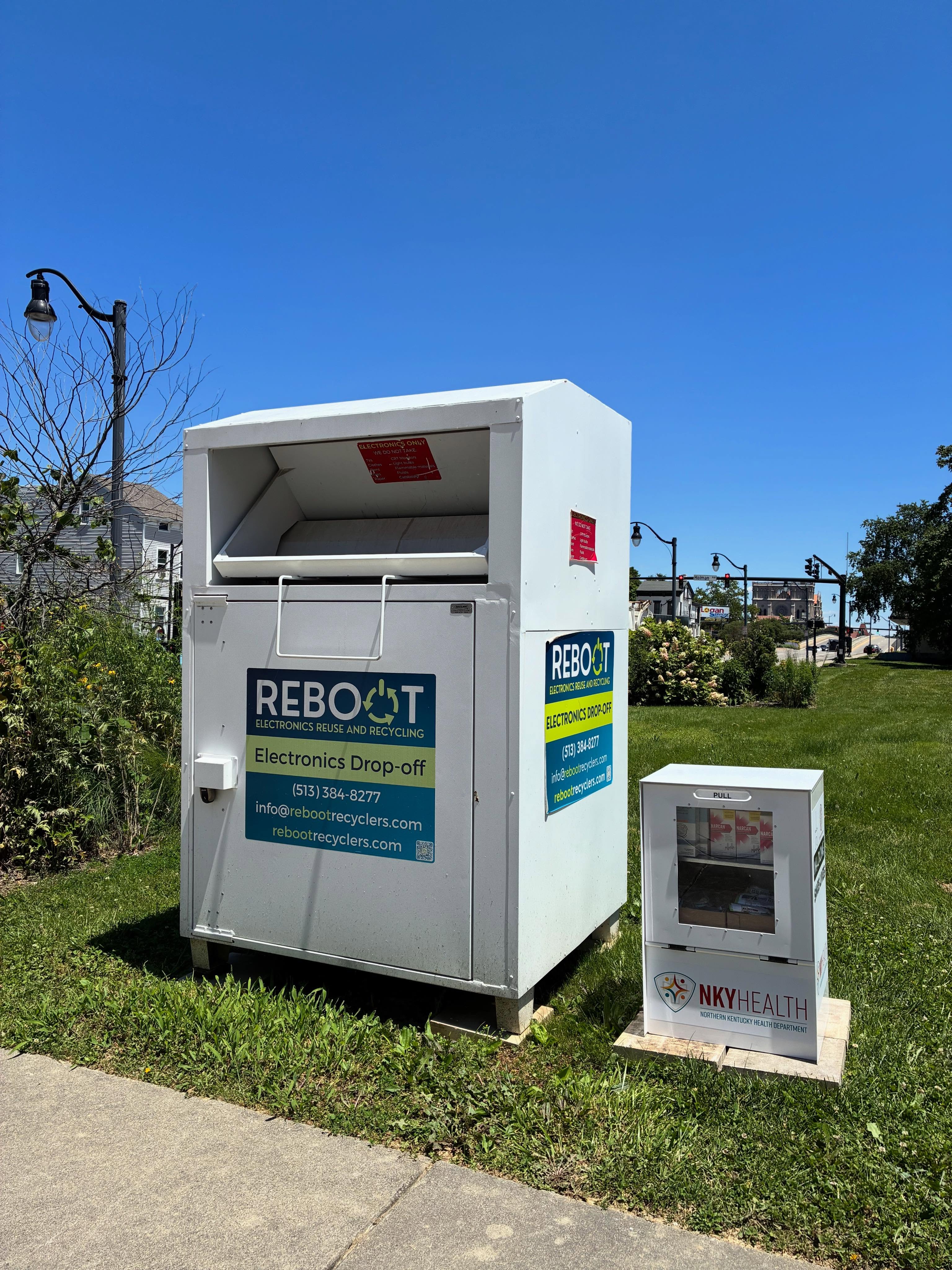 Covington residents recycled 859 pounds of e-waste this spring through our partnership with @reboot513! Remember, you can drop off electronics 24/7 outside the Hellmann Creative Center.. for free! We also have installed a naloxone distribution box, thanks to the @nkyhealthdept