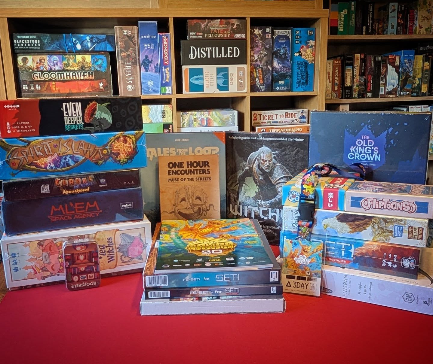 And that's another @ukgamesexpo wrapped. Here's my final haul (minus some Pathfinder APs behind held by one of our social members). A lot of expansions this year!
As always, I've forgotten to document 95% of my time at the Expo, taking photos and videos just doesn't cross my mind 😅 HOWEVER. Between the hosts of our @exp_lorepod we managed to shoot some stuff on Friday and Saturday, so we'll put together a little video alongside a very special UKGE recap episode soon!
As for now, I've gotta find space on the Kallax to fit this lot and then get prepping for our own mini-con, Tabletop Nuneaton that's happening next Saturday.
No rest for the meeple!
#ukgamesexpo #gamehaul #boardgames #tabletopgaming #boardgamecommunity