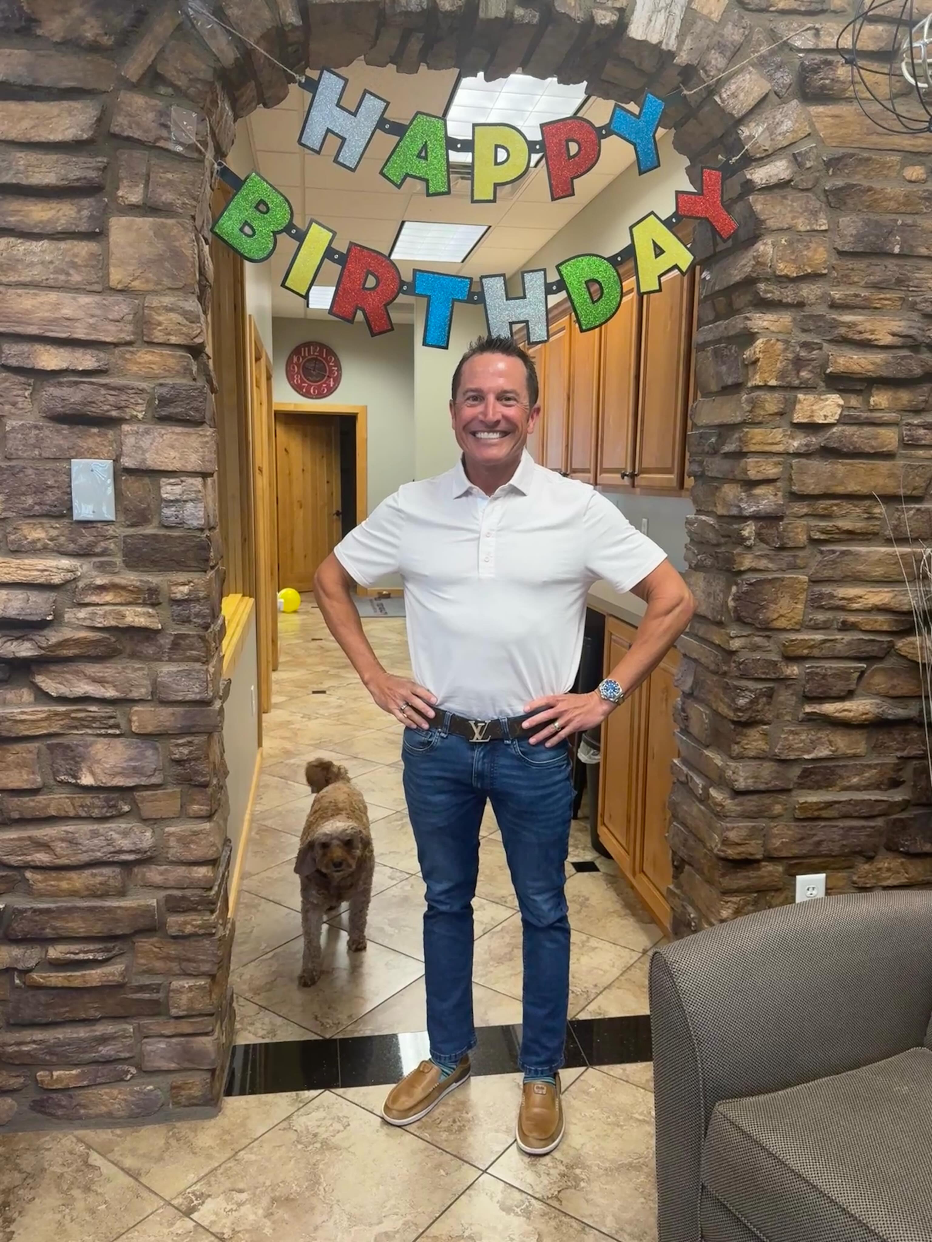 𝗛𝗔𝗣𝗣𝗬 𝗕𝗜𝗥𝗧𝗛𝗗𝗔𝗬, 𝗦𝗧𝗘𝗩𝗘𝗡! 🎉🎈
We’re lucky to have such a great team leader who makes work a fun place to come every day. And of course, proud dad to Tucker, our favorite office pup 🐾
Hope you have an amazing birthday and cheers to another great year ahead with lots of adventures and memories to be made! 🎂🎈
@stevenscott.realestate