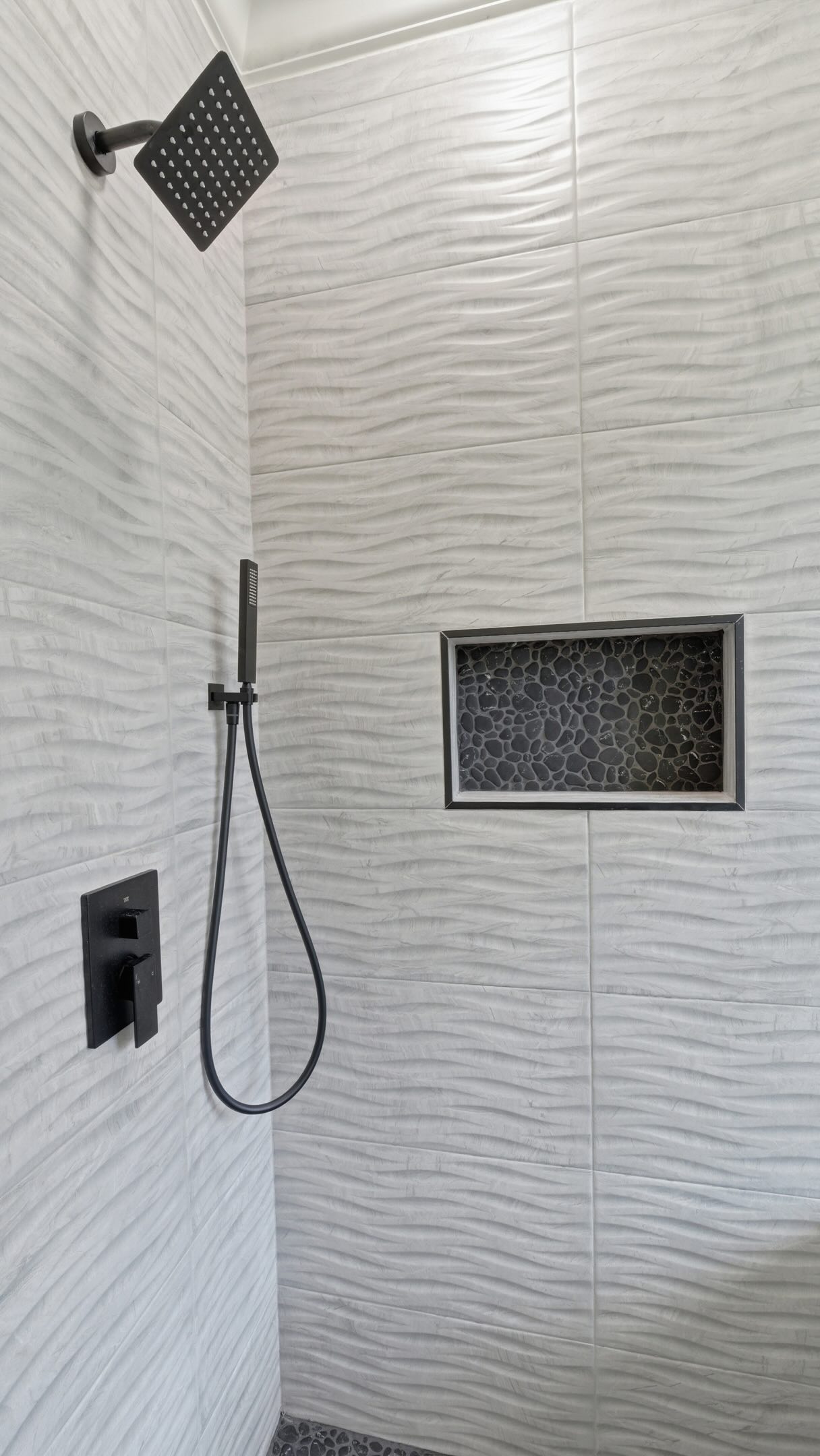 Just purchased a new home? 🏡✨
One of the best times to remodel is before you fully move in. This master bathroom renovation features porcelain wall and floor tiles, creating a clean, modern space designed for everyday living.
Updating your home from the start allows you to personalize it, improve functionality, and enjoy a space that truly feels like yours from day one.
Thinking about remodeling your new home? We’d love to help bring your vision to life.
📍 Serving Orlando, Celebration, Windermere, Dr. Phillips, and surrounding Central Florida communities.