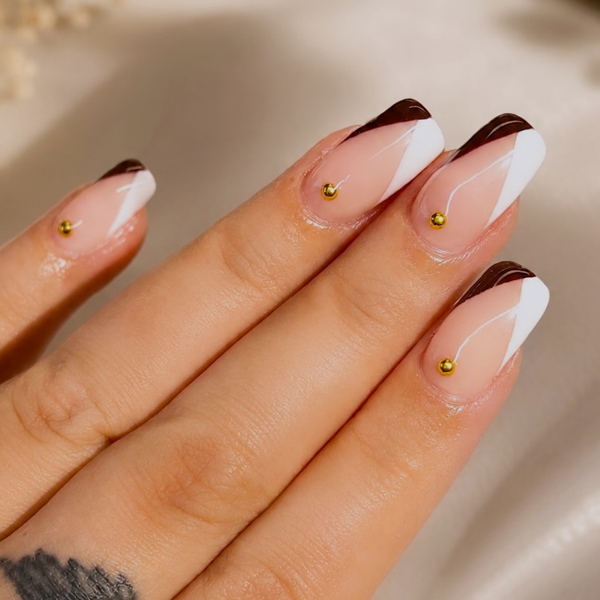 Holiday #nails 🐚