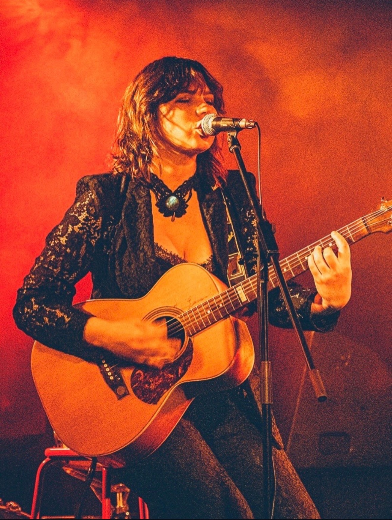 @kathleen.halloran.music is playing live in the Stables tonight, a rare solo show, just voice and guitar, performing Nobody's Baby front to back.
If you've seen her play with a full band you know what she can do. This is something different.
A handful of tickets left, doors 7:30pm.
Supported by the wonderful @gypsylee as the opening act.
Head to our website for tickets.
#cosmotrentham #trenthamvictoria #livemusictrentham #thecosmopolitanhotel