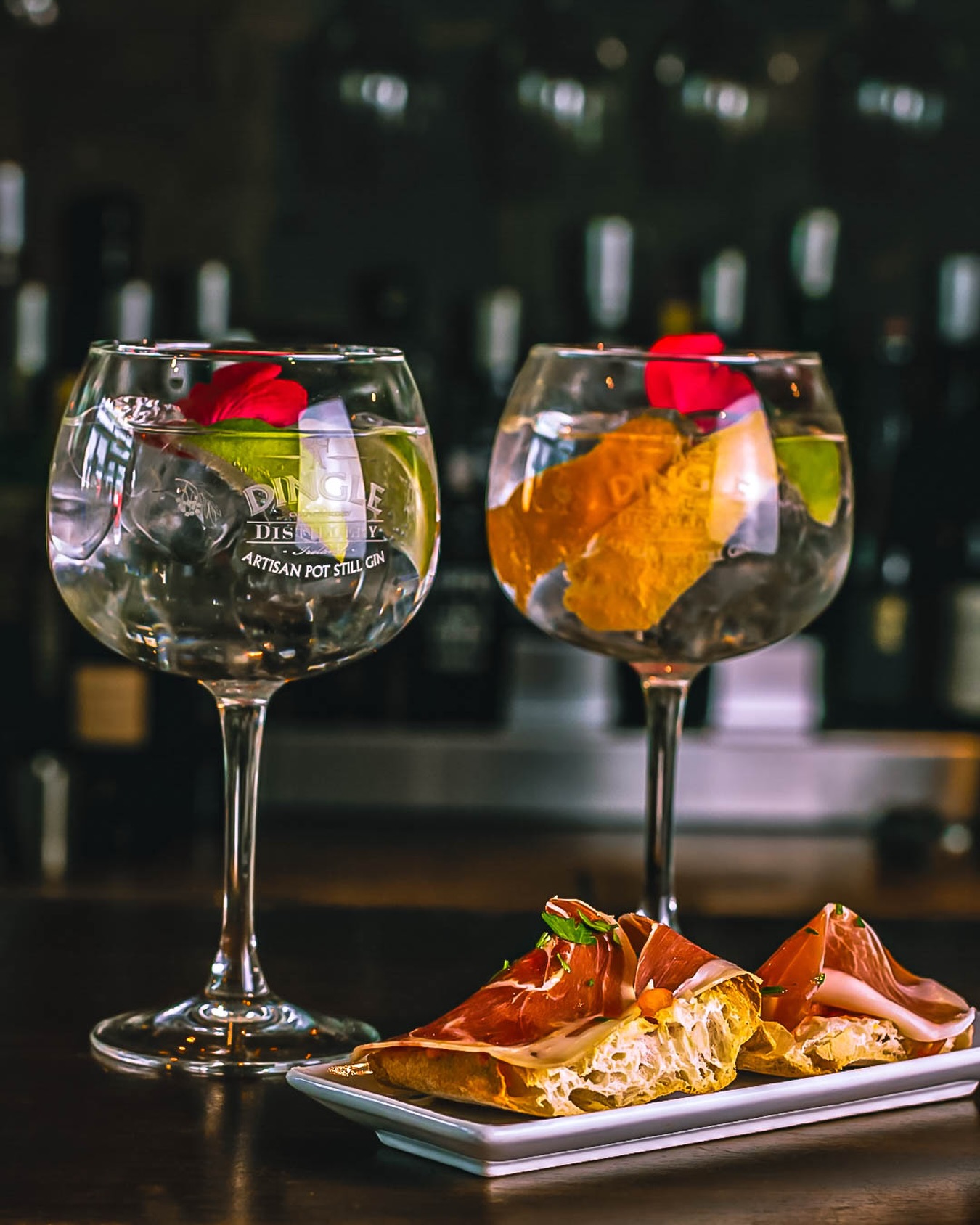 Unwind with a perfectly poured gin and a selection of delicious pintxos. The best moments are meant to be shared. #coeliacuk #glutenfreelondon #findmegf #tapasbar #dinglegin