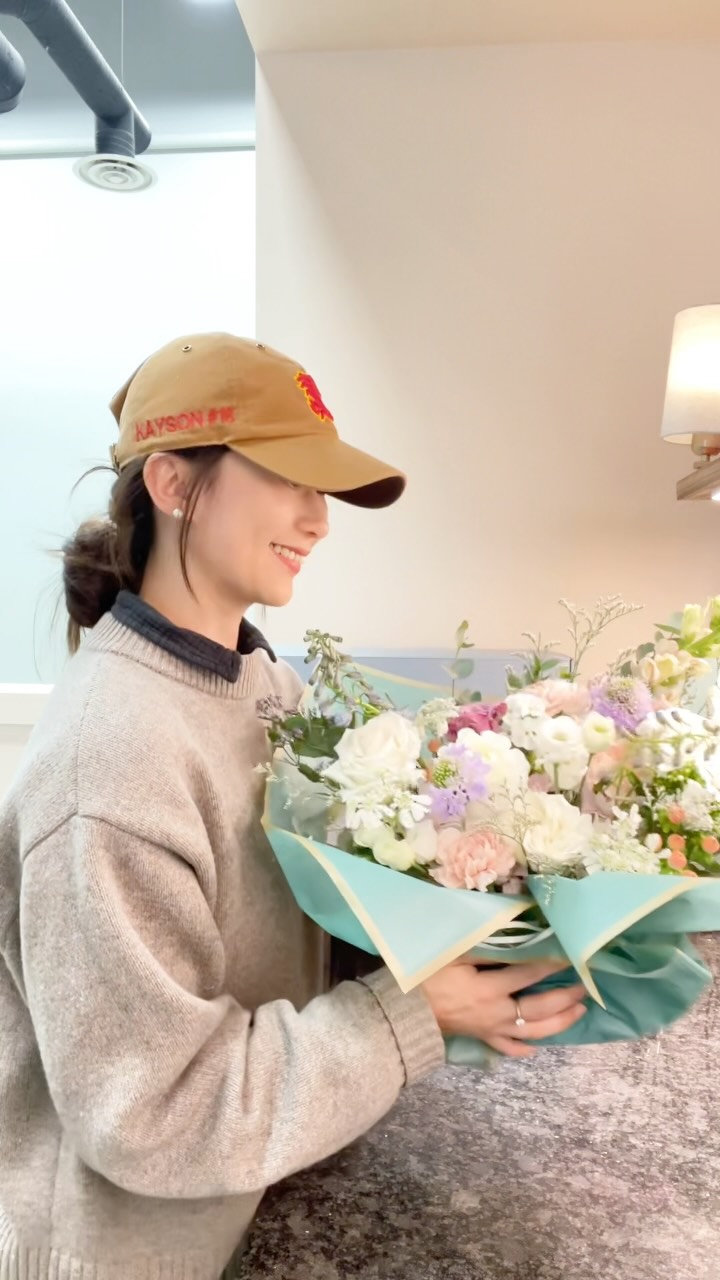 Join us for an intimate Summer Floral Workshop at La Maison Flower Studio 🌿☀️
Learn how to create a lush and elegant summer centerpiece using seasonal blooms in our signature natural garden style. Perfect for beginners or anyone who simply loves flowers and creativity.
✨ Summer Centerpiece Workshop
📅 Thursday, June 18
⏰ 7PM to 8PM
📍 La Maison Flower Studio
#120, 221 19 St SE, Calgary
All materials and flowers will be provided.
Limited 8 spots available.
Reserve your spot through our website today ✨
#lamaisonflowerstudio#flowerworkshop#summerflowers#centerpieces