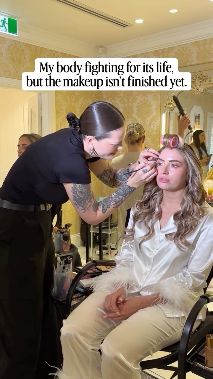 For every polished, seamless makeup look, there’s usually a makeup artist twisted into a position that defies both logic and good posture.
The glamorous side of makeup nobody talks about. 😂
Any fellow artists constantly catching themselves in the most ridiculous positions while working?
#makeupartistmemes #makeupartistproblems #sydneymakeupartist #sydneybridalmakeup