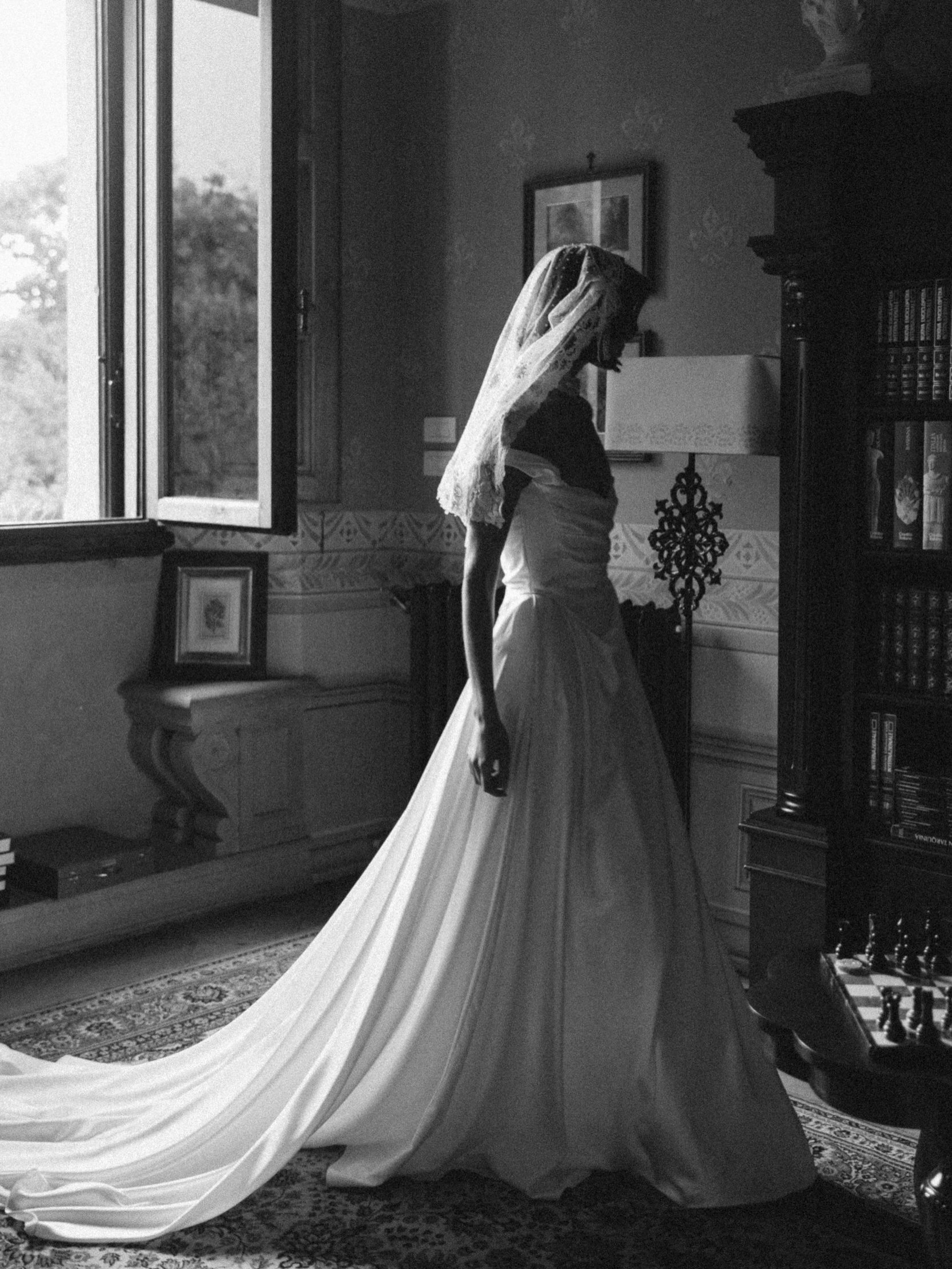 Ridiculously dreamy inspo for you wearing our Caroline gown!
Creative team:
Concept & Idea: @wedding_lesya
Photo: @wedding_lesya
Location: @villa_la_commenda_concordia
Bride Dress: @rouvell_wedding
Jewelry: @eolica_cj
Veil: @laridence
Florist & Decor: @floral_art_olla
Calligraphy: @poetry_ink_atelier
Stylist: @alyona_pushilina
Makeup: @nata_kras.nova
Suit: @herse_1868
Couple: @maria_pender & @adam.didi__