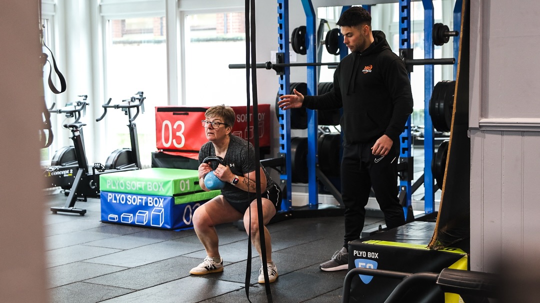 Google can give you workouts. It can’t coach you.
Every member arrives with different goals, experience and confidence levels.
Professional coaching means meeting people where they are.
It means adjusting, encouraging, teaching and guiding.
You never have to wonder what you’re doing or whether you’re doing it right.
That’s our job.
Comment COACH if you’d like to know how personal coaching works here.
Or click the link in our bio to book a free consultation 🙂
Team 180