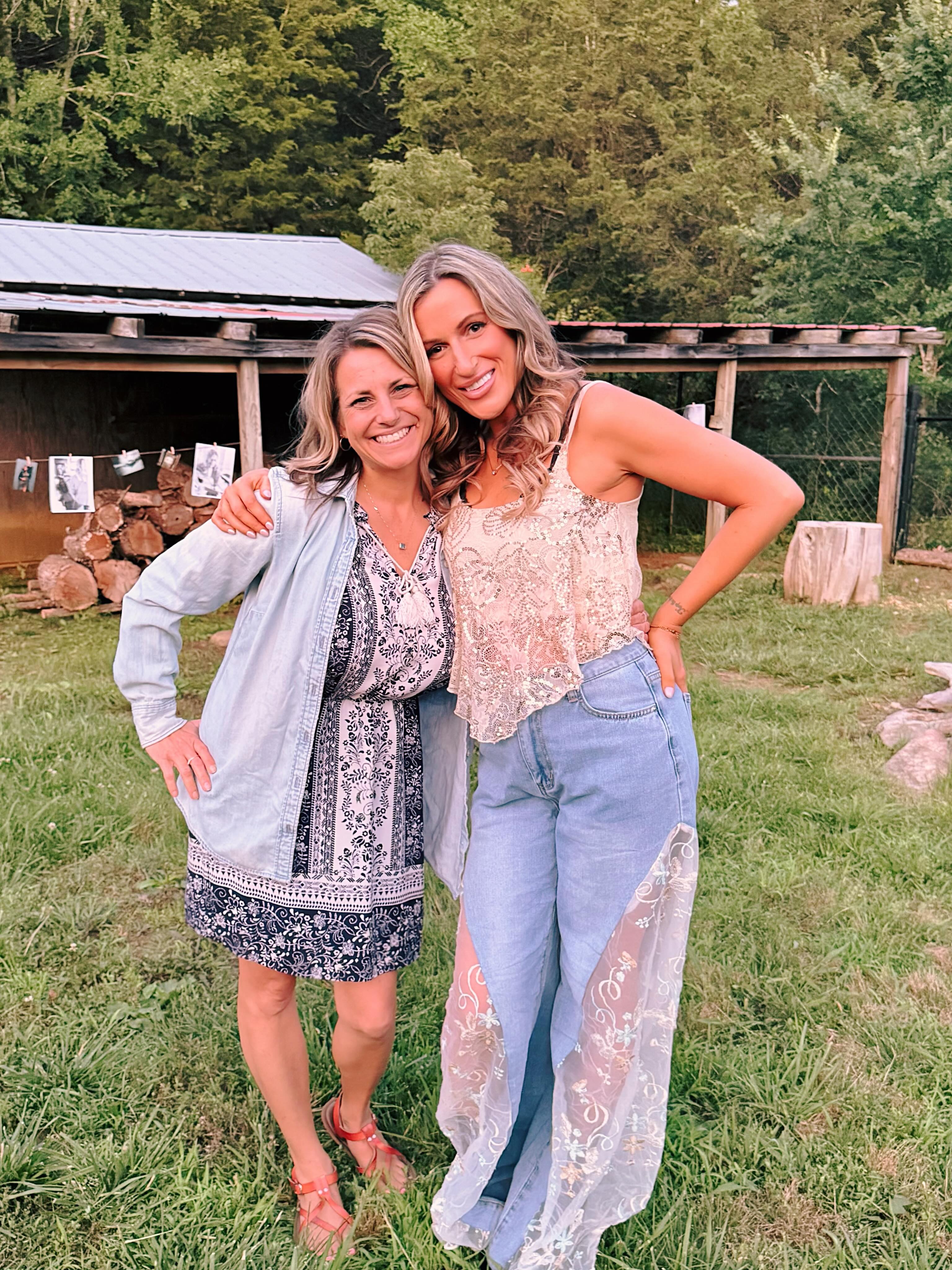 BTS on set for my music video “Story Of Us” and EPK interview. I am still on a high from last night. I can’t wait for y’all to see this music video. Dream come true last night. And I have the best team I could ever ask for. I am truly blessed.
2026 for music here we come.
Video Director: The famous Carl Diebold
Manager/Producer: Billy Smiley
Hair Stylist/ BF: Kelly Ann
I will share some bts video shoots. But as my team says. Keep it short and sweet. 🩷💋
📸: Kelly Ann
P.S. It’s Pre save Day!!!! So share and go crazy with this link. Pre save on SPOTIFY!!!!
https://distrokid.com/hyperfollow/chelsearae/story-of-us?utm_campaign=website&utm_medium=Email+&utm_source=SendGrid
#presave #linkinbio #storyofus #bts #musicvideo