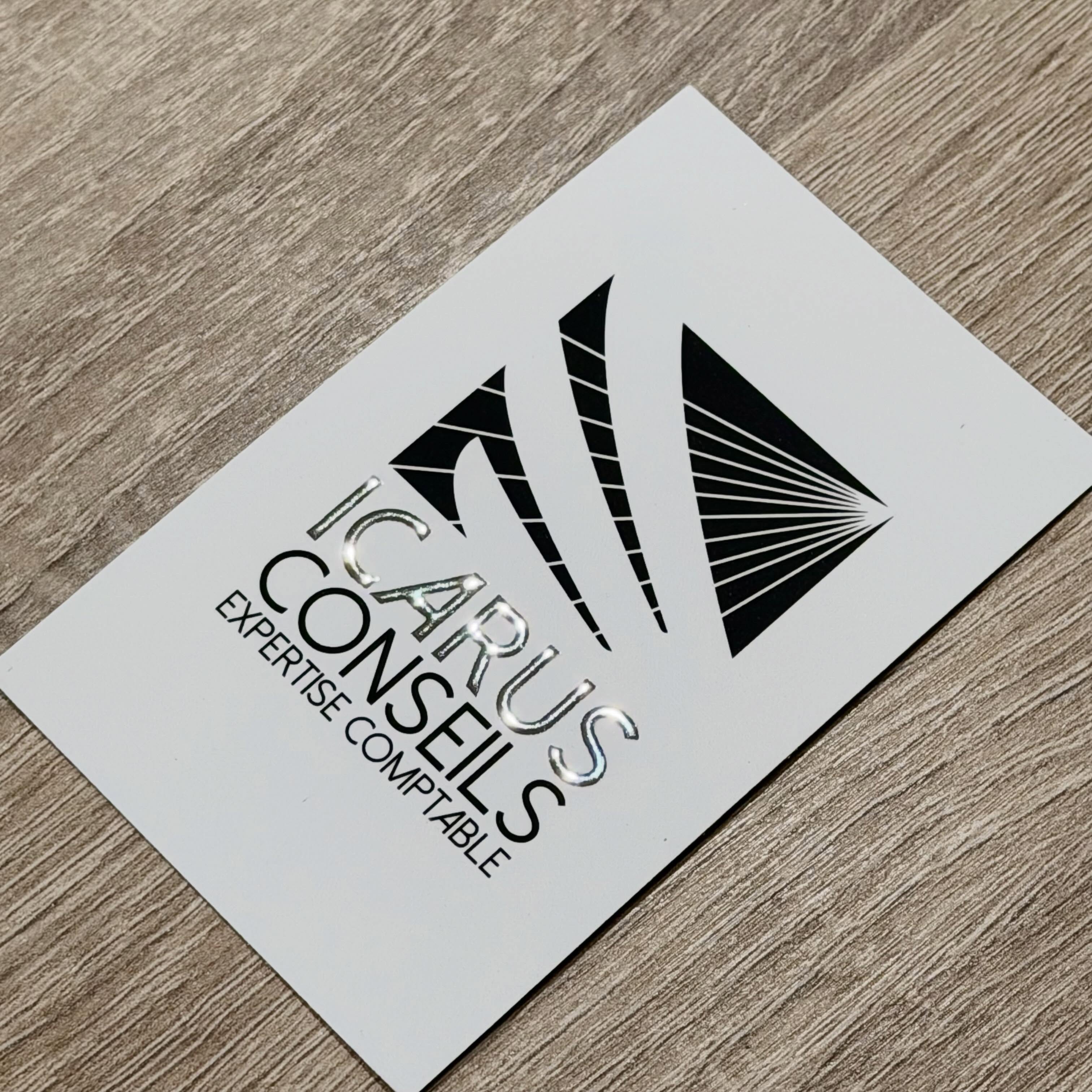 ✨ LA CARTE CHIC 😎🤩
Faites briller votre image avec la dorure à chaud OR ou ARGENT ! ✨
Envie d’une carte de visite qui marque les esprits dès le premier regard ? 🤩
Découvrez nos finitions Dorure à Chaud Or (Gold) et Argent (Silver), pour apporter une touche d’élégance, de prestige et de raffinement à vos cartes de visite.
💎 Effet métallique haut de gamme
✨ Finition brillante et luxueuse
📈 Valorise votre image de marque
🤝 Idéal pour les entreprises, artisans, commerçants et professions premium
Une carte de visite est souvent le premier contact avec un client. Faites en sorte qu’elle soit inoubliable !
📍 Conception et impression chez ** ARCAMAC**
📞 Demandez votre devis personnalisé.
#CarteDeVisite #cartepremium #communication #imprimeur #impressionpremium