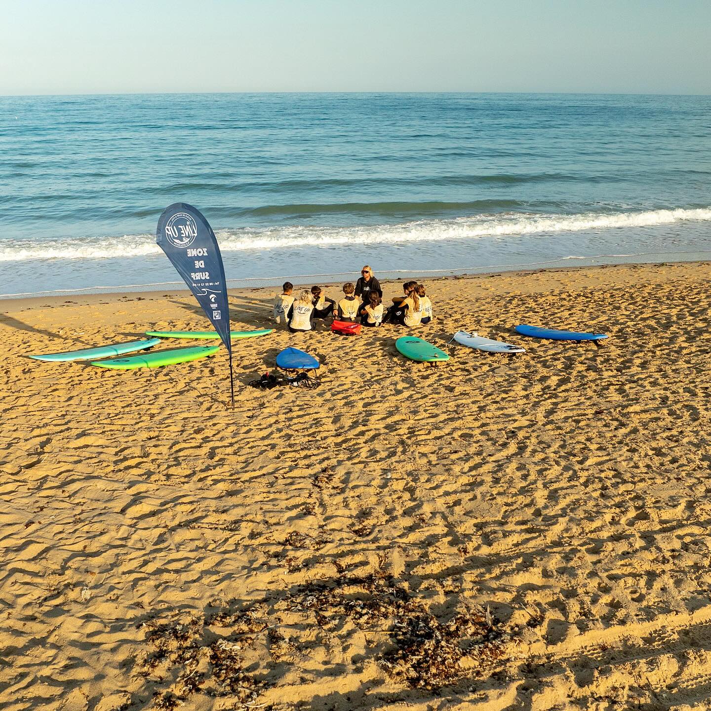 L’ÉTÉ ARRIVE 😎
L’équipe est prête à vous accueillir pour des cours de surf endiablé ! On a hâte de vous retrouver cet été, on aura pas mal de surprises 🫣
📸 @arthurhbz
#surf #surfing #oleronsurf #oleron #oleronisland