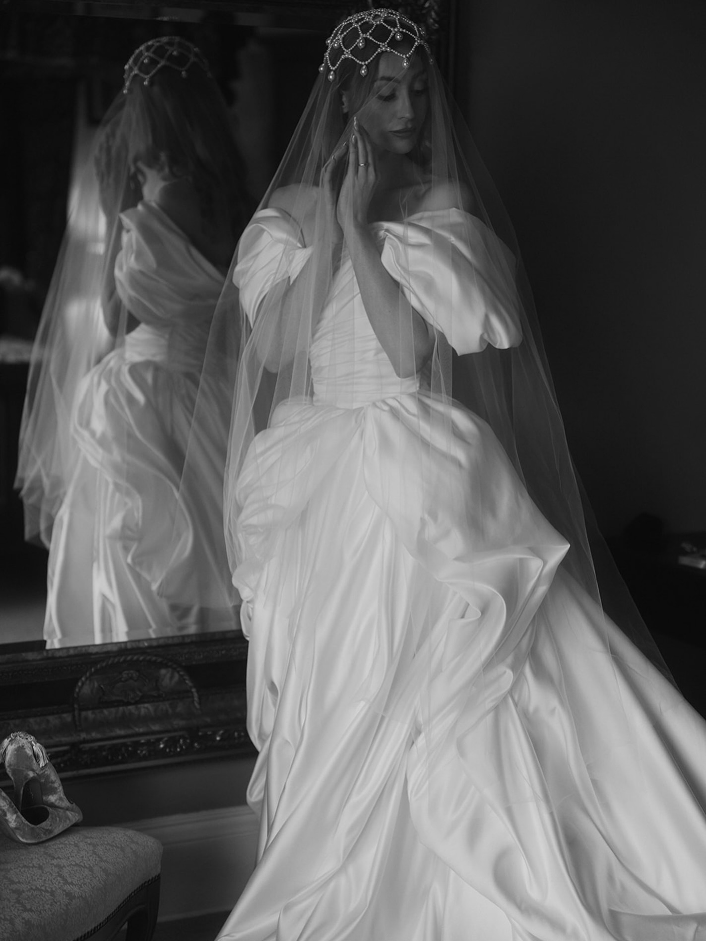 2 reasons for sharing these pics: first - I just love a good black and white photo and second - the photographer had their insta hacked so I’d appreciate it if you gave them some love on their back up account.
Dress featured : Venera Blanche by @monetre.official
@auchencastle - Venue
@wildefolk.co - Concepts, planning & styling @thewildebride - new photographer account ****
@mountaindaisyfloristry - floral @elegantbridalhairstyling - Hair & MUA @mariapolianska_design Jewellery & @half_dust_half_deity - models