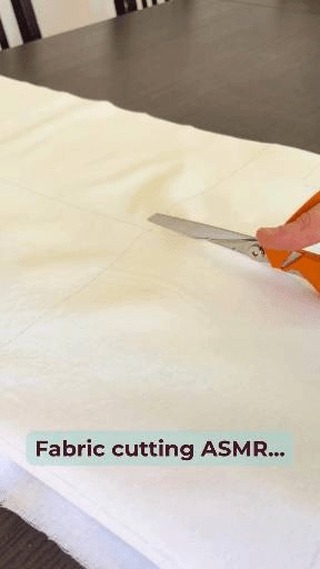 Behind-The-Scenes: Fabric Cutting ASMR
The satisfying sound of cutting interfacing for blankets and Christmas sacks
#TracysTreasuredKeepsakes #SmallBusinessUK #PersonalisedKeepsakes #HertsCustomKeepsakes #HandmadeGiftsUK
