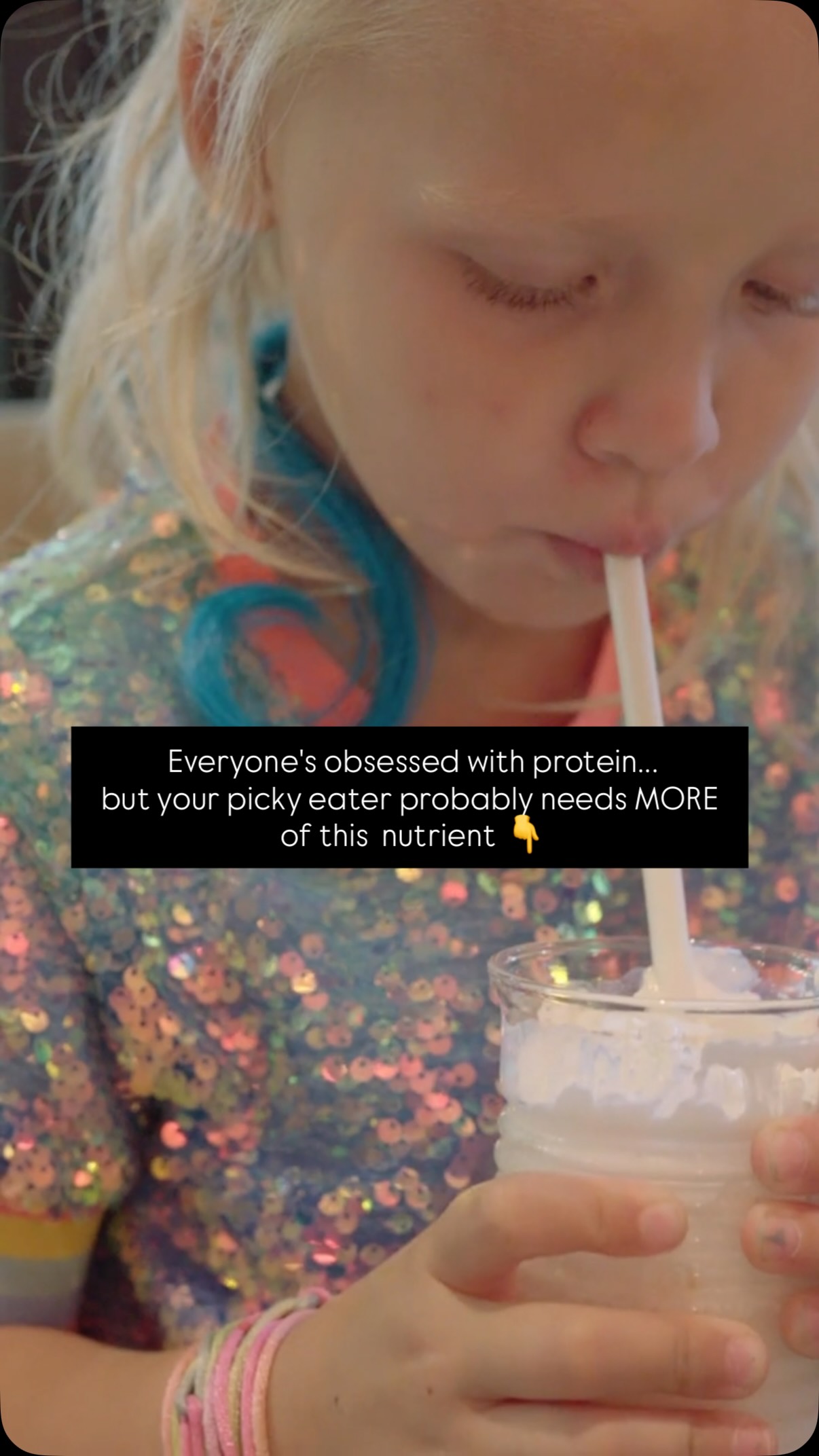 Everyone is talking about protein right now...
But as a nutritionist and feeding therapist, one of the biggest nutrition gaps I see in picky eaters is actually fibre.
Why does it matter?
Because low fibre can contribute to:
⢠constipation
⢠tummy aches
⢠poor gut health
⢠feeling hungry soon after eating
⢠difficulty recognising hunger and fullness cues
And hereās the challenge...
Many picky eaters avoid the foods highest in fibre:
fruit, vegetables, legumes and wholegrains.
The good news?
Small changes can make a big difference.
Try:
šAdding berries to yoghurt
šUsing a higher-fibre cereals
šBlending beans/lentils into pasta sauce
šOffering popcorn as a snack
šSwapping to wholegrain breads and crackers
And donāt forget ā fibre needs water to do its job.
If youāre increasing fibre, make sure youāre increasing fluids too.
Because when it comes to supporting gut health, appetite and preventing constipation, Fibre deserves way more attention than it gets ā¤ļø
#kidsnutrition #pickyeating #fussyeater #fussyeaters #fibre
