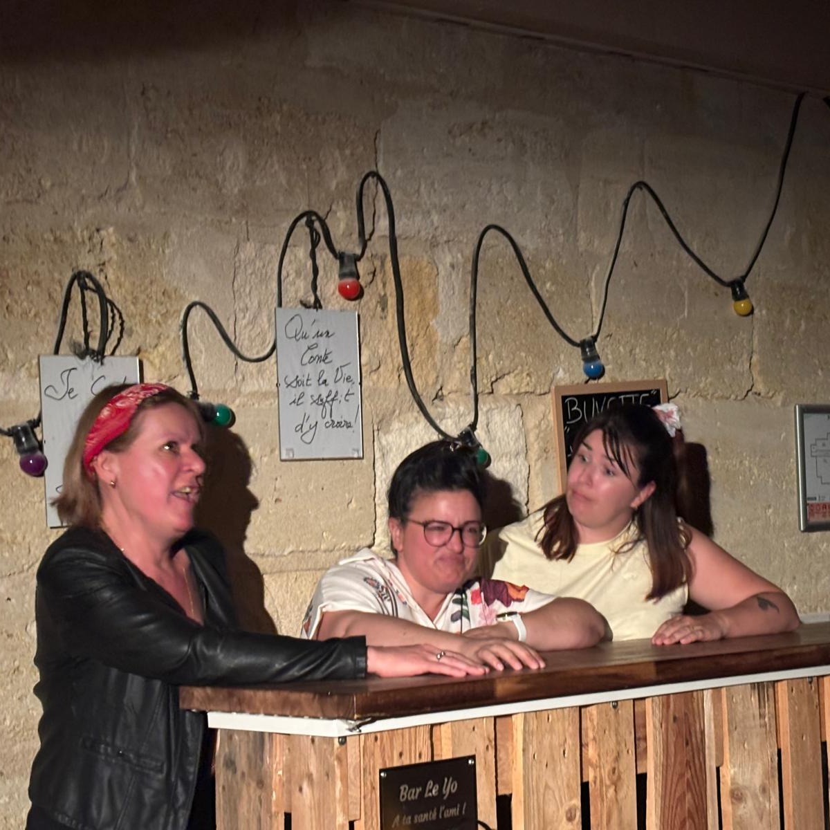 Notre Festval Humour aura lieu bientôt ! De quoi partager de belles tranches de rire avec nos comédien.nes !
8 femmes... et 1 homme !
Mise en scène : @francis.bonnelle
Avec : Josée BAUDOUIN, Gladys BELLAMY, Sylvie CHASSAGNE, Jean-Raymond CLARENC, Angèle MAISONNOBE, Valérie MEVEL, Clémence MIREBEAU, Isabelle PERROT et Anne-Laure REPOS
A travers une dizaine de textes originaux écrits par la troupe, venez découvrir ce spectacle qui détourne avec humour le sujet du... Comment ça s'appelle déjà ? Mais si, vous savez, ce mouvement qui fait la promotion de l'égalité des femmes et des hommes ? Fémini... Quoi, dites-vous ?
Quand : 26 et 27 juin à 20h00
Où : Maison de la Tribu - 34 rue Mandron - 33000 BORDEAUX
Billetterie : https://www.helloasso.com/associations/ideals-theatre/evenements/festival-humour-26-27-juin-2026
#humour #comédie #théâtre #spectacle #festival #rire #comédiens #comediennes