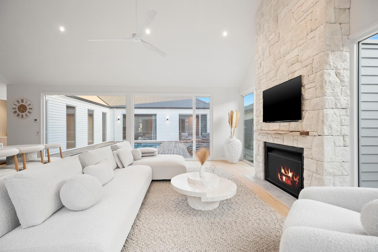 Winter long weekends by the stone fireplace.
Red wine. Friends. So good.
—————
Our Shell Tuscan Limestone Cladding
Project by @hansenliving