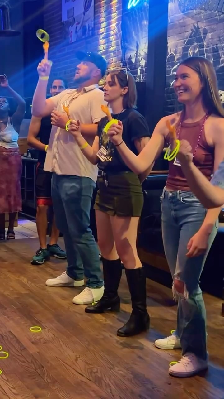 Saturday night in LoDo? Yeah, that one delivered. 🍻🏆
Two Birds Fit took over 4-5 of our favorite spots, competed in some seriously ridiculous minute-to-win-it challenges, and somehow made it all look effortless. That’s the magic of good people + good energy in a great city.
A huge thank you to the Denver Pub Crawl team for leading the night and keeping the vibes going from stop to stop — you are the perfect partners for this kind of fun. 🙌
To everyone who came solo, brought a Wing Person, and leaned into every icebreaker — this is exactly the community we’re here to build.
Want in on the next one? Head to the link in our bio @twobirdsfit to check out our upcoming summer events!