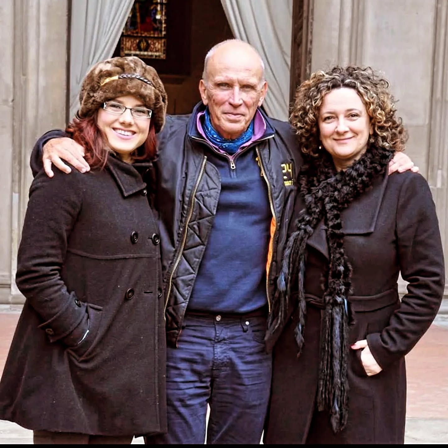 When Hollywood meets Florentine art good things happen!
*Disclaimer - maybe too long of a post, but here is goes!
For the final event of the 2026 Spring Season of #PaolasStudiolo, on Saturday, June 6, I am honored to welcome Dr. Peter Weller, a true #Renaissanceman!
He is an actor (best-known as the original #RoboCop in 1987!), art historian, filmmaker, and musician, and during this Studiolo, he will discuss his book "Leon Battista Alberti in Exile: Tracing the Path to the First Modern Book on Painting."
Link in bio to sign up for this live event.
I will never forget that chilly December morning back in 2014 when I met Weller in Piazza Santa Croce. I was spearheading a fundraising campaign to restore Brunelleschi’s Loggia outside his #PazziChapel at the Basilica of Santa Croce, and Peter kindly agreed to help us with the effort. After a quick cappuccino, Peter said "OK, let’s roll!" and without a script, and all in one take of the video camera, delivered a lovely endorsement!
The #Crazy for Pazzi fundraising campaign of @santacroceopera was one of the first cultural crowdfunding efforts ever to take place in Florence. Peter helped us raise over $118,000, and the loggia has been beautifully restored.
It is not surprising that a man of such diverse interests and talents as Weller chose Leon Battista Alberti (often considered the first Renaissance Man due to his varied interests) for his PhD topic.
One of my favorite Alberti facts was his fascination with a human eye. He considered it the king of all our organs and had this mystical design of a winged eye as his personal emblem. It was accompanied with a latin inscription "quidtum" - what next. A question that all of us can relate to as we navigate life.
I can't wait to hear Peter's take on Alberti, and hope you will join us for this live event!🙌🏻