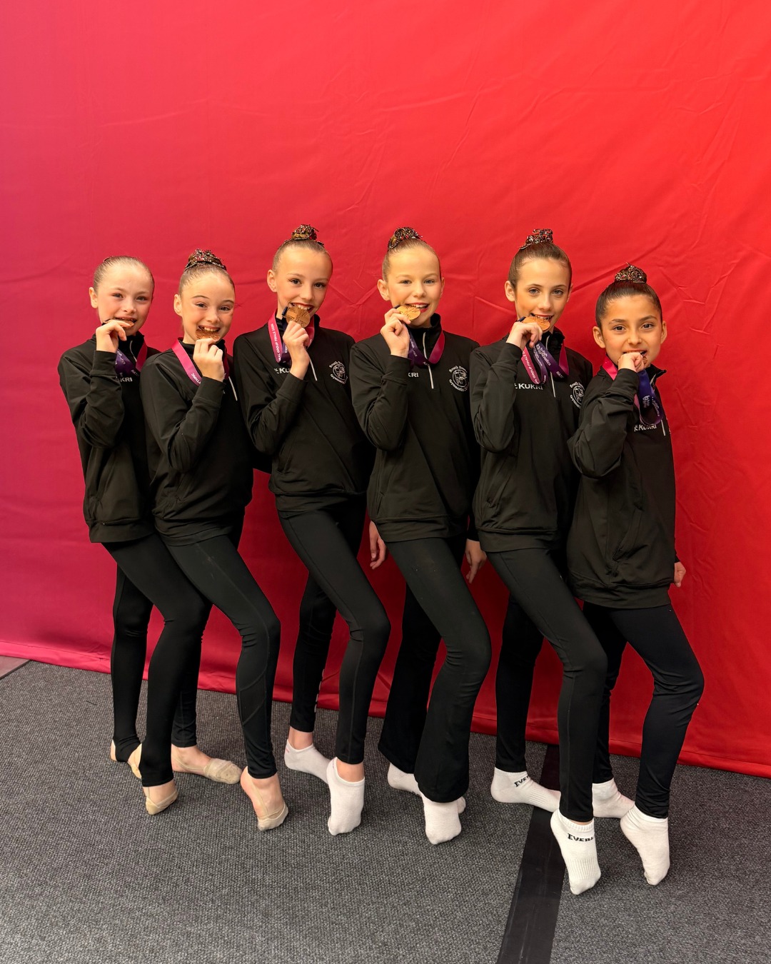 A huge congratulations to the 12 incredible gymnasts who travelled to Newcastle for the Rhythmic NDP Finals on 9–10th May! 🤸♂️✨
What an absolutely fantastic competition it was. Every single gymnast achieved a top 6 finish, bringing home a haul of medals and smashing plenty of personal best scores! 🏅💪
Here are some of the incredible highlights:
🌟 Under 9 Gold A
In her very first national finals, Karina shone brightly, finishing 1st in hoop, 4th in free, and an amazing 4th overall! 🥇
🌟 Under 10 Gold B
Emily R put on a stellar performance to finish 3rd in ball, 4th in free, and 3rd overall! 🥉 Close behind was Shania, who placed a brilliant 4th in ball! 🤸♀️
🌟 Our Espoir Group
The team spirit was unmatched! The group secured an amazing 3rd place in free, 5th in 5 balls, and 5th overall! 🥉
🌟 Under 11 Gold
Emily C placed a fantastic 4th in clubs and 6th overall! 🌟
🌟Senior
Lily-Rose also excelled, placing 6th in clubs and making the top 10 in both her other apparatus and overall! 🌟
🌟Under 10 Gold A
Ava and Isabella competed in the countries highest level for the first time, achieving some great scores in a very tough category leading them both to a top 10 finish 🌟
We are incredibly proud of all 13 girls for their hard work, dedication, and amazing team spirit. You represented the club beautifully! ❤️
Leave some love for the girls in the comments below! 👇
#RhythmicGymnastics #NDPFinals #GymnasticsFamily #ProudClub #Newcastle2026