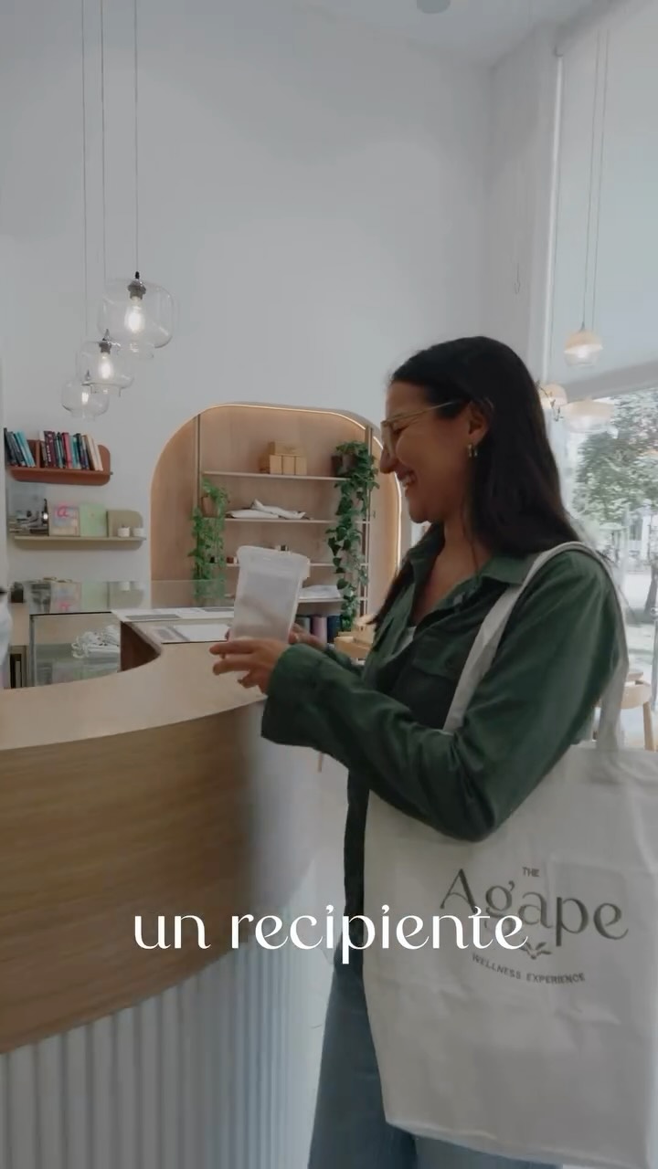 En Ágape queremos que el bienestar también sea amable con el planeta. 🌱
Por eso, cuando pidas para llevar, puedes elegir nuestro programa de tuppers reutilizables: pagas Bs 10, llevas tu
pedido sin envase desechable y cuando devuelves el tupper, recibes tus Bs 10 de vuelta.✨
Una elección simple, consciente y sostenible🤍
#VidaConsciente #Reuse #AgapeWellness #Reutiliza