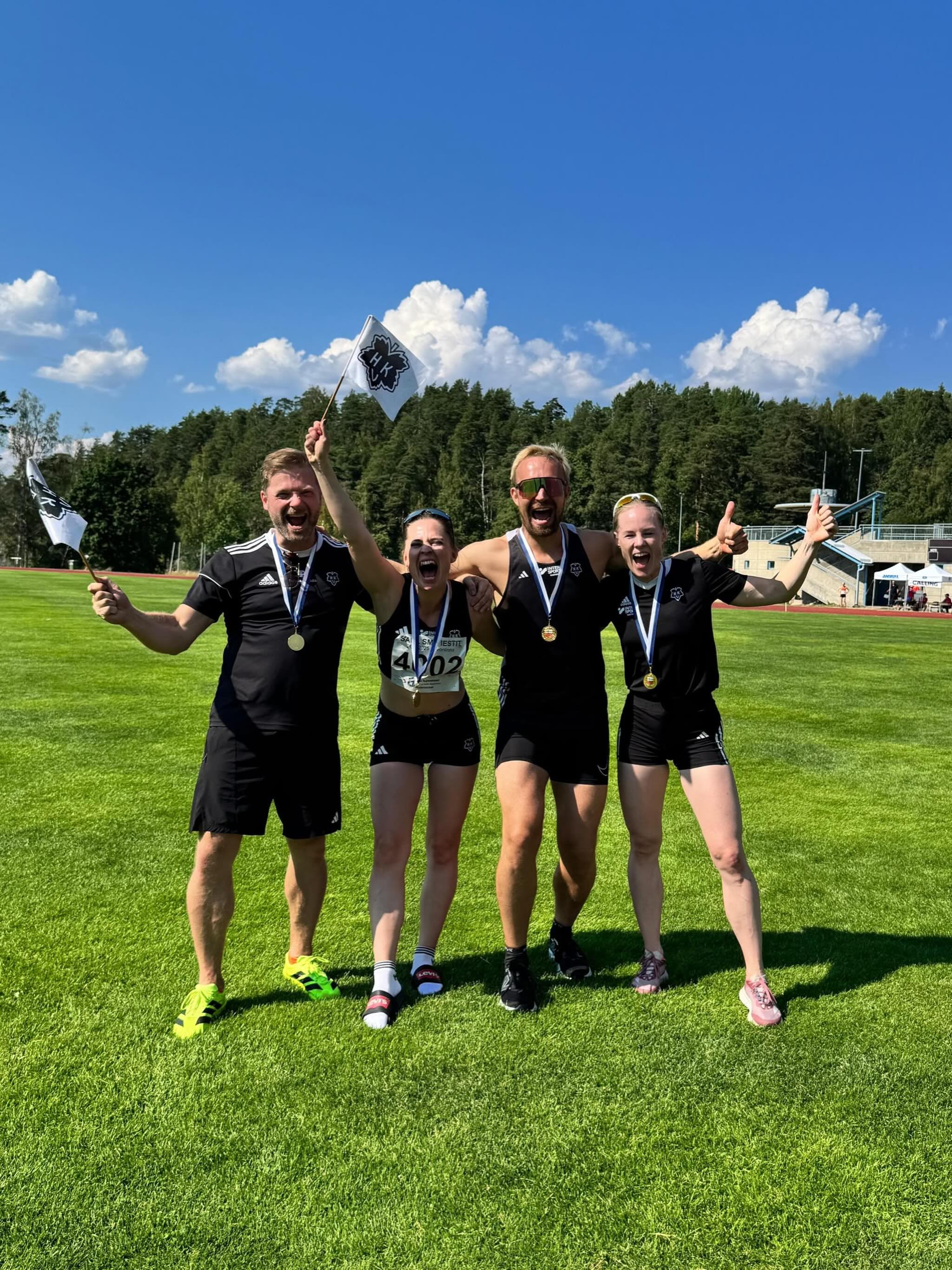SAUL SM-viestit juostaan lauantaina 6.6. Vantaalla Hiekkaharjun kentällä. HKV:n aikuisurheilijat ovat mukana eri matkoilla jopa 32 joukkueen voimin! 😎💪 Tsemppiä kilpailuun Kisa-Veikot! 💥