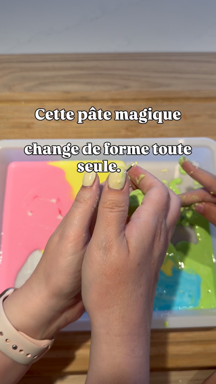 Cette pâte change de forme dans les mains de ton enfant. 🪄
Tu sais ce moment où ton enfant te demande quoi faire… et ta seule réponse c’est la tablette ? 🤎
Je suis passée par là aussi.
C’est de l’oobleck : maïzena + eau.
Solide quand on malaxe.
Liquide quand on s’arrête.
Ton enfant ne comprend pas… et il ne peut plus s’arrêter. 🪄
Activité sensorielle et scientifique maison.
Motricité fine.
Éveil sensoriel. Lien parent-enfant. Sans écran. 🌿
Des centaines de parents ont déjà transformé leur quotidien grâce à la Méthode 0 Écran. 🤎
Je sauve tes mercredis, tes week-ends, tes vacances, mais aussi ta patience. 🌿
Commente MAGIE et je t’envoie la Méthode 0 Écran 🌿
#maman #activiteenfant #parentalitebienveillante #sansecran #activitesensorielle