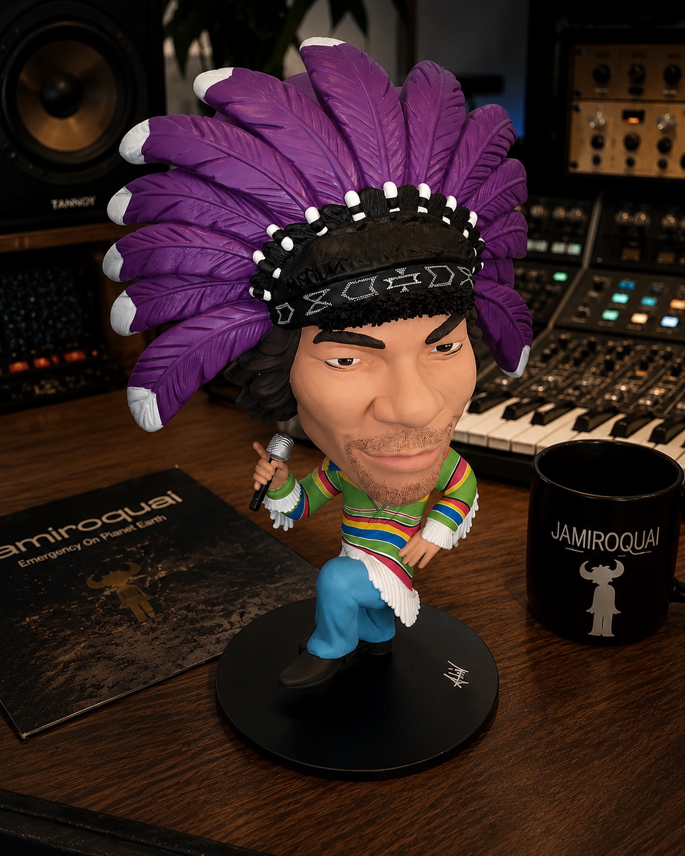 Une légende du funk revisitée.
Cette Carik’Art de Jamiroquai capture toute l’audace, l’énergie et l’univers iconique de l’artiste à travers le regard libre et décalé d’ALIN.
Une œuvre déjà adoptée par un collectionneur, reflet de l’esprit unique que vous découvrirez à la galerie.
#Jamiroquai #PopArt #ArtContemporain #SaintTropez #ALIN