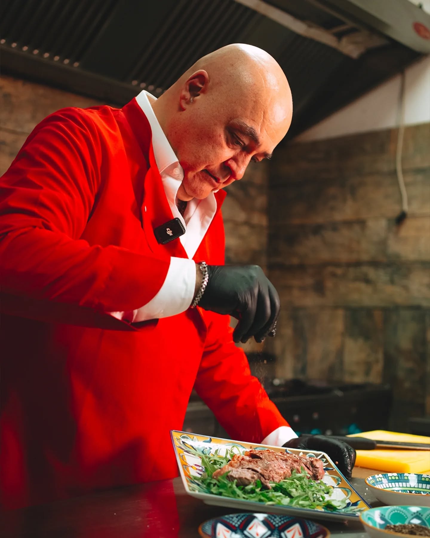 Un piatto nasce in cucina, ma la passione che c'è dietro merita di essere raccontata.🍽
Tra preparazione, dettagli e condivisione, ogni momento alle Antiche Terme di Diana parla di autenticità, tradizione e amore per ciò che facciamo.✨️
📍 Via dei Sosii, 6 – Tivoli
📞 0774 312256
🌐 www.termedidiana.com
📸 @smup_socialmedia