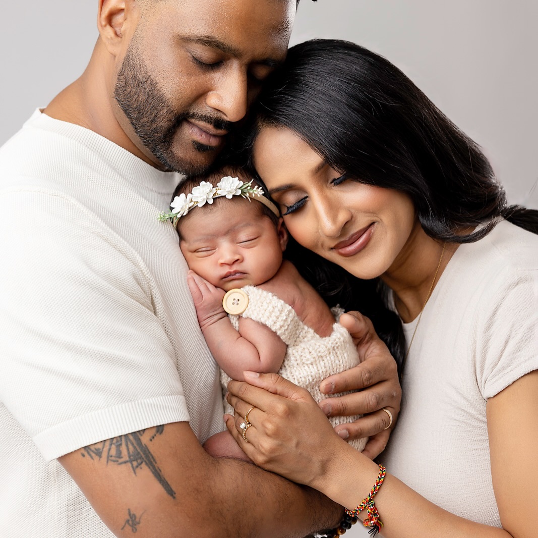 They’re only this little once… ✨
The newborn stage lasts only a few weeks, but the memories can last forever.
Let’s capture those sleepy snuggles, tiny fingers, and the love that fills your arms right now.
📸 Newborn sessions in Markham
💌 Message me for availability
VioletART Photography
Timeless newborn photography for growing families.