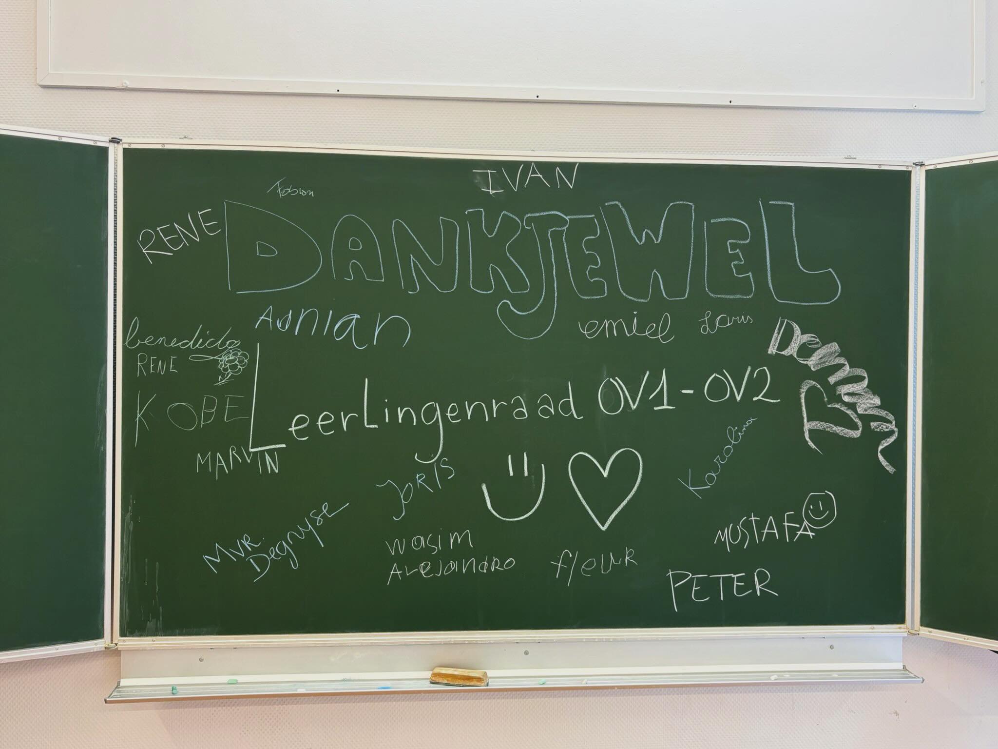 β¨ We sluiten het schooljaar af met een grote dankjewel aan de leerlingenraad van OV1&OV2!
Dankzij jullie inzet en ideeΓ«n waren er heel wat leuke activiteiten op school. Jullie dachten mee, namen initiatief en maakten mee het verschil.
Bedankt voor jullie engagement dit schooljaar. We kijken nu al uit naar volgend jaar! πππ
