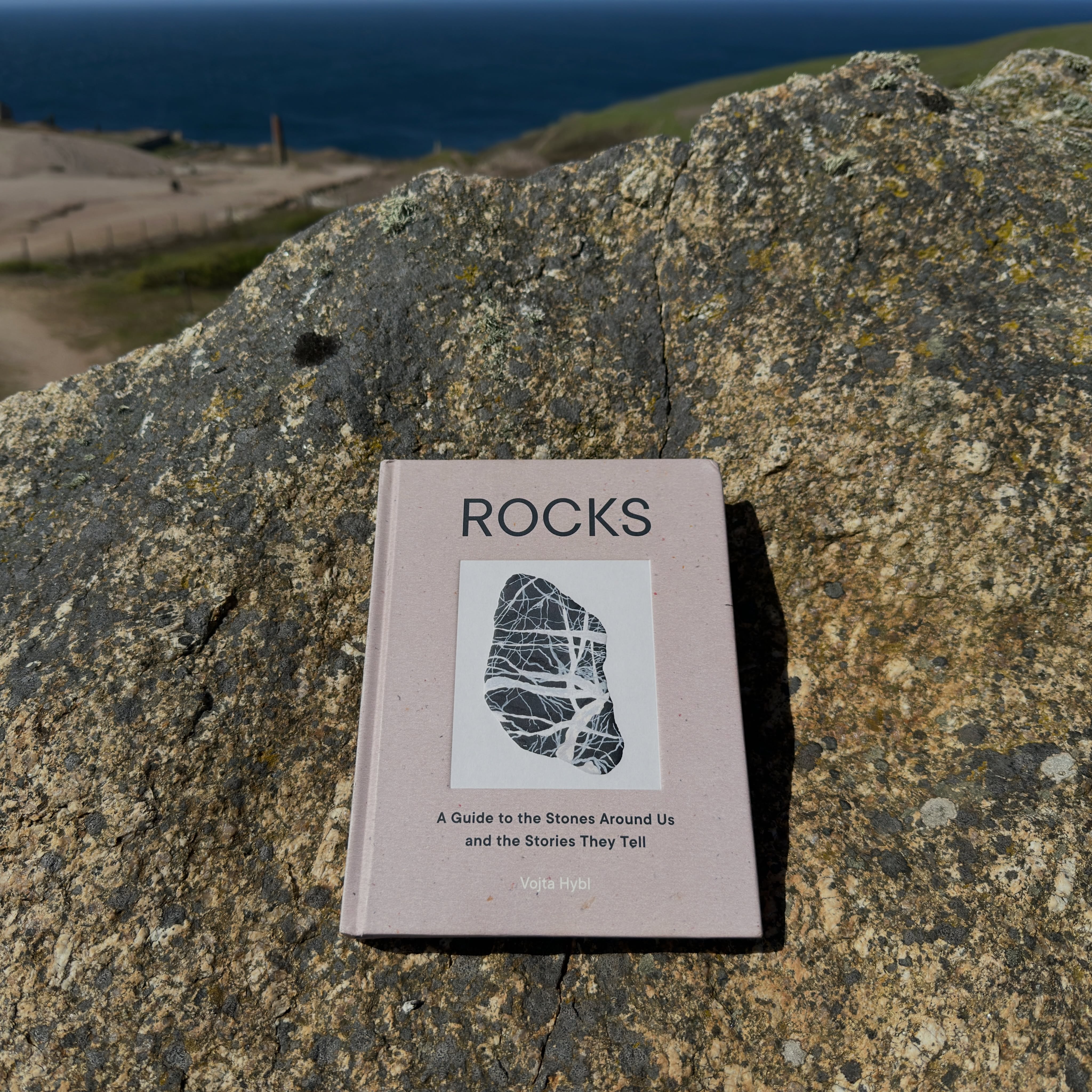 I’ve just finished reading @vojta.illustrates beautiful book, Rocks.
This book is a wonderful little guide to these amazing things us geologists study, helping us to unravel our Earth’s history.
What makes this book really stand out for me though are the incredible illustrations throughout.
I can really recommend it to anyone from all levels with a passion and fascination about geology, and for those wanting to be able to read rocks and understanding how our amazing planet works.
For novices looking for a good starting point this book provides concisely written and understandable definitions and descriptions of rocks, backed up by those wonderful illustrations.
For professional geologists who may have been working in the industry for years, Vojta’s way with words helps remind us about why we got in to geology in the first place. Plus, there’s always room to brush up on those fundamentals!
Thank you, Vojta, for this beautiful piece of work!
@quartobooksuk
#geology #geologist #rocks #geologyrocks #geologylife
