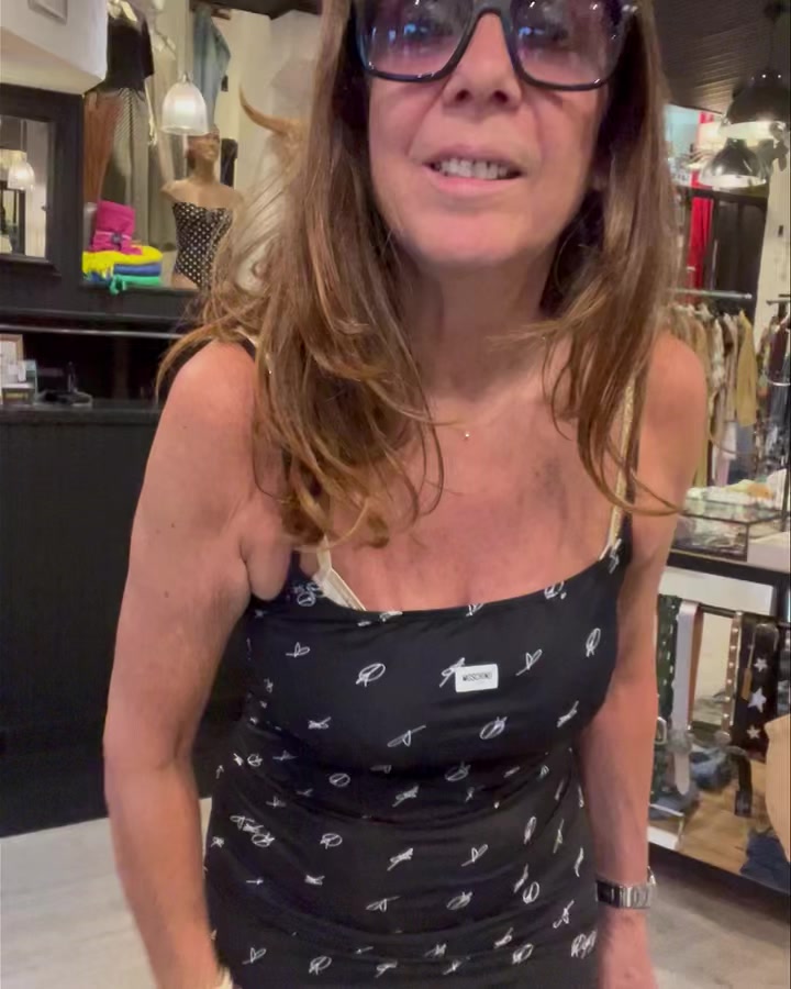 🌴BIKINISboutique🌴
LookduJour ☀️LIVE PRÉSENTATION
Moschino
https://www.bikinisboutique.fr/product-page/robe-peace-moschinojeans
Robe 220€
https://www.bikinisboutique.fr/product-page/brassi%C3%A8re-georgia-la-nouvelle
Brassière 65€
https://www.bikinisboutique.fr/product-page/escarpin-coeur-moschinolove
Escarpin 215€
https://www.bikinisboutique.fr/product-page/chemise-zuri2-raffaello-rossi
chemise 150€
✖️Ouvert✖️7/7
Tous les jours
Du lundi au Dimanche 🌻
➿10h-12h30/ 14h30-19h***
➰➰➰➰➰➰➰
VENTE A DISTANCE ! 7/7
🛍️🛍️🛍️🛍️
🖥️ Retrouvez tout sur notre site internet :
Il reste ouvert 7/7
✨✨
https://www.bikinisboutique.fr/
✨✨✨✨
🛍️🛍️🛍️🛍️
✨✨✨✨✨
📞 0467013133
⛳️ le cap d’Agde .
🚚 📦 Expédition 🌍
🚚 🚚 n’oubliez pas le service VAD
Posez nous vos questions !
Paiement à distance 💳
Paiement x3 & PayPal 💰
Rdv FaceTime possible. 🌵
➰➰➰➰➰➰➰
#fahionboutique#portducapdagde
Languedocroussillon#mode#conceptstore.#placedelarbre✨
@followers