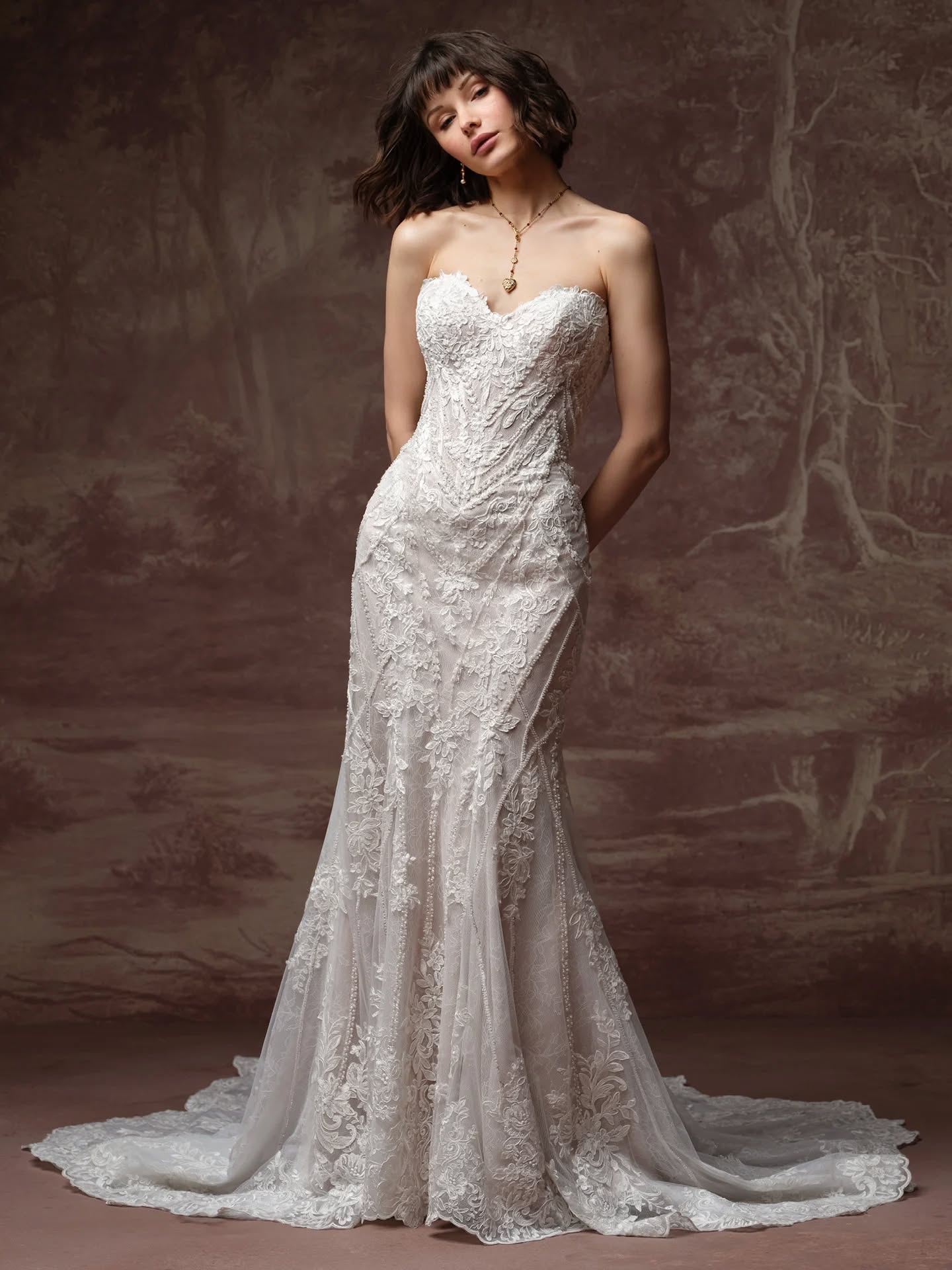 Meet Hester by @maggiesotterodesigns the perfect choice for brides seeking a vintage-inspired bridal gown. Designed to celebrate your love story, Hester combines graceful movement with exquisite details, creating a bridal look that's both timeless and unforgettable 🤍
From garden weddings and vineyard celebrations to rustic country venues, this stunning gown brings together soft romance, intricate design, and effortless elegance.
#maggiesotterodesigns
#melbournebridal
#vintageweddingdress #weddingdressesmelbourne
#2027bridetobe