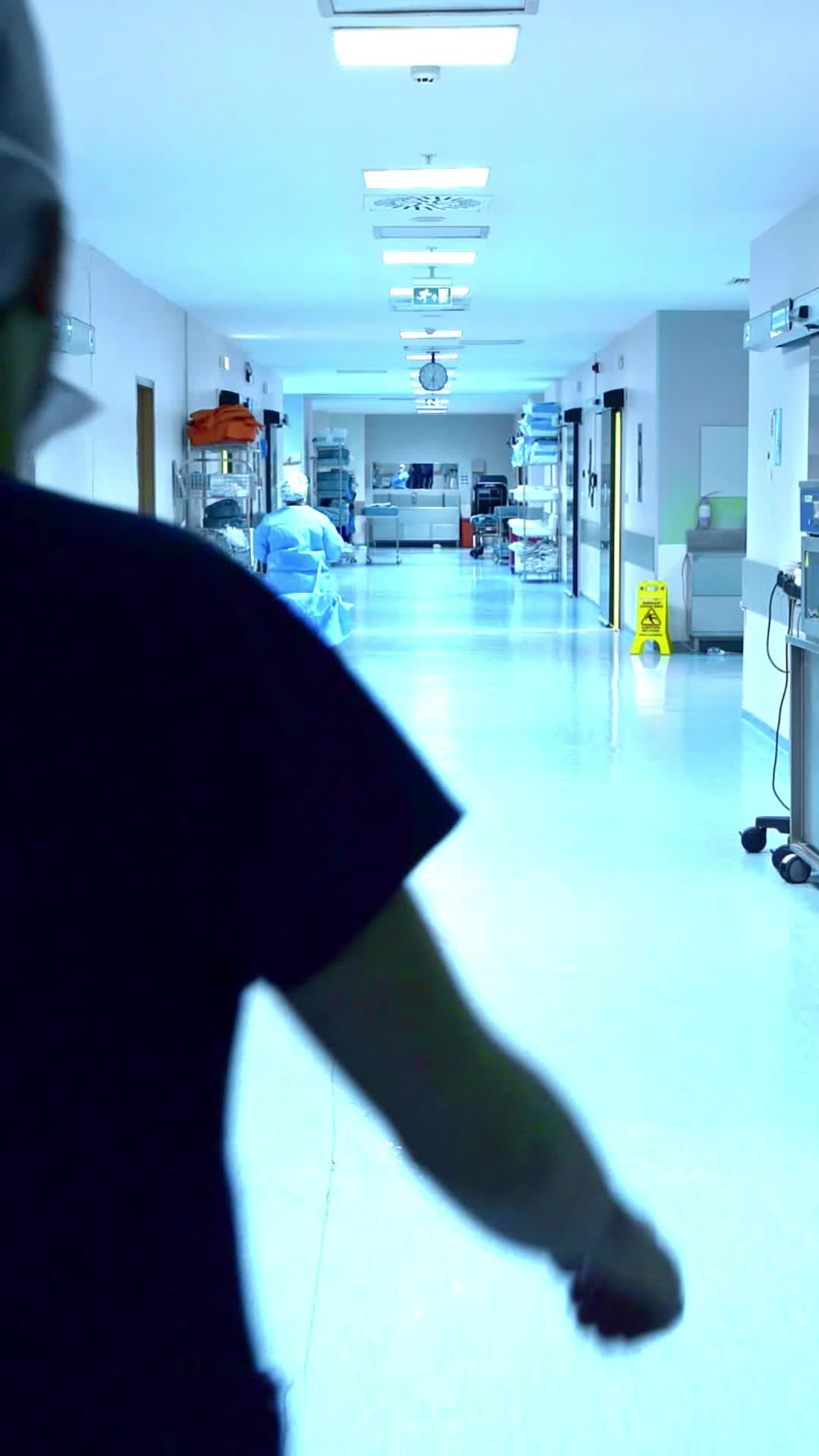 Uma única doação pode salvar várias vidas. ❤️
No Junho Vermelho, o convite é simples: transformar solidariedade em esperança.
Doar sangue é um gesto rápido, seguro e capaz de fazer a diferença para alguém que luta pela vida todos os dias.
Dr. Edmo Atique Gabriel - Cardiologista e Cirurgião Cardiovascular
#JunhoVermelho #DoeSangue #DoaçãoDeSangue #SalveVidas #Solidariedade #Esperança #Vida #AmorAoPróximo #FaçaADiferença #Saúde