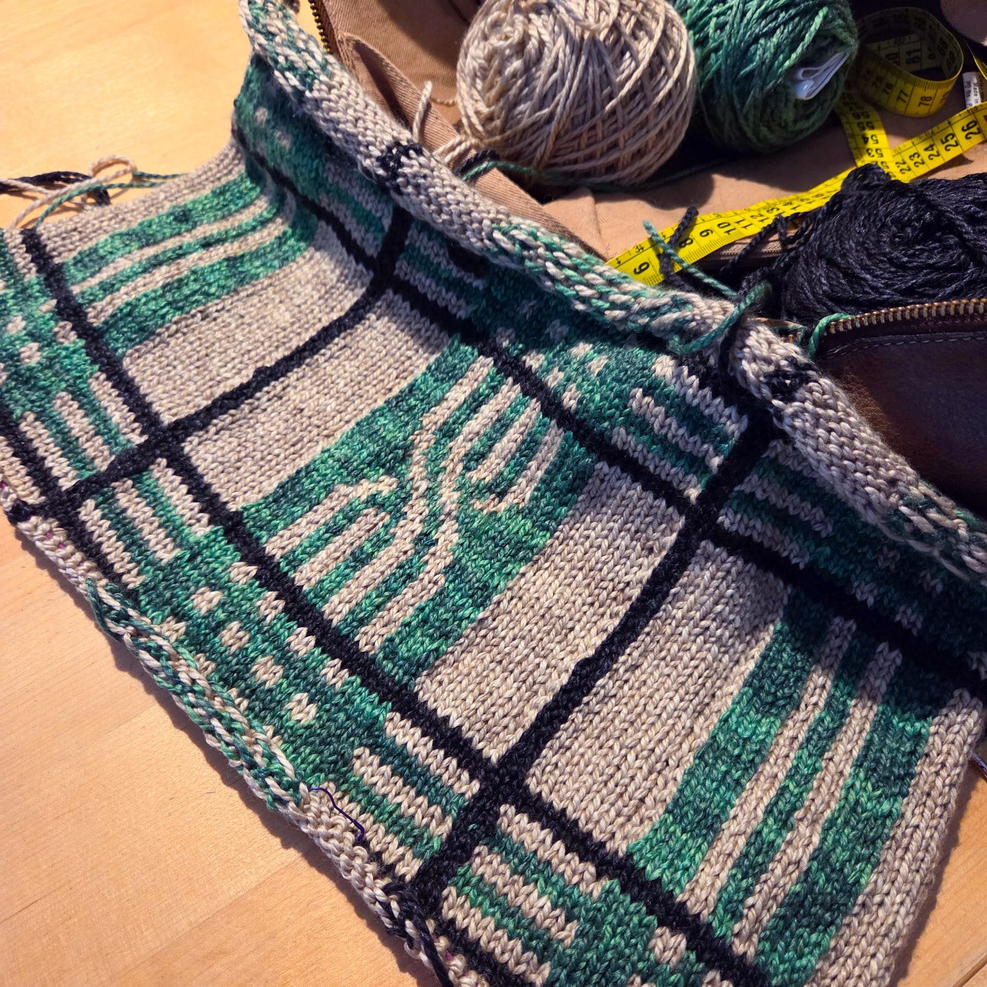 This knit is so much fun 🥰
Although I have 5 bobbins on the back of the work, it's easy to manage, and the pattern is mostly "knit what you see", a memorable pattern, no need to stick to the chart 😎
Working with @artyarns Silky Twist is pure joy—the softness on the hand, and the way the colors are interacting makes me want to keep knitting forever 🫠
You can get this dreamy yarn at @liza.rodrig.kniting.crochet
This design is knitted on a 21-st gauge, so it is hitting that perfect sweet spot where the fabric is not too thick, but the progress is so incredibly fast. Every time I sit down for a knitting session, I can visibly see it growing 🤩
Combining intarsia and stranded colorwork is a journey of patience, but when the yarn is this beautiful and the gauge makes it fly off the needles, every single stitch is a pleasure.
the testing is not too far, so if you are interested in testing this vest, go ahead and join the testing circle on knitofthedragon.com website to receive the call ❤️
#testknitting #knitofthedragon #vestknitting #knitweardesigner #knittingcolorwork