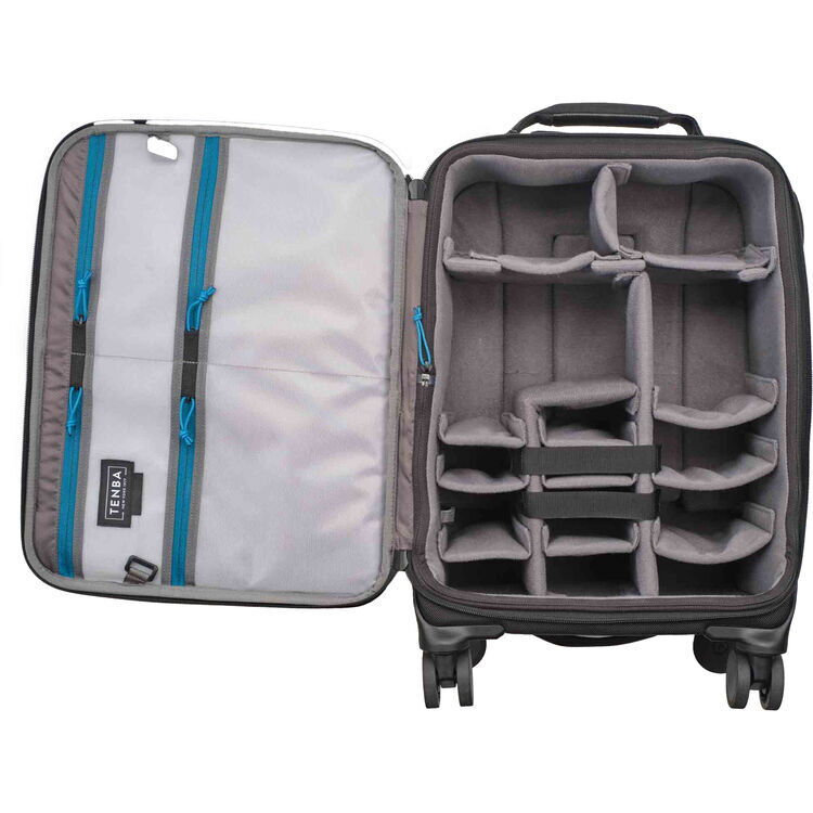 Tenba Roadie V2 Spinner 21 International 4 Tekerlekli Siyah Çanta, yoğun ekipmanla seyahat eden profesyonel fotoğrafçılar, video ekipleri ve içerik üreticileri için tasarlanmış yüksek kapasiteli tekerlekli kamera çantasıdır.
3 adede kadar aynasız, DSLR veya sinema kamerası, 600 mm dahil 8-10 lens, 16 inç dizüstü bilgisayar ve taşınabilir aydınlatma ekipmanı taşıyabilecek iç hacmiyle ciddi çekim setleri için düzenli bir taşıma alanı sunar. Yapılandırılabilir iç bölmeler, çantayı kullanılan kamera ve lens kombinasyonuna göre düzenlemeyi kolaylaştırır.
1680D balistik naylon dış yüzey, YKK fermuarlar ve gerilme noktası takviyeleri, yoğun seyahat temposunda ekipman güvenliğini destekler. Suya dayanıklı yağmurluk, değişken hava koşullarında ekstra koruma sağlar.
Wide Trak Spinner 4 tekerlek sistemi, havalimanı, otel, stüdyo, fuar alanı ve düz zeminlerde çantayı elde taşımadan daha rahat hareket ettirmeye yardımcı olur. AirTag / Tile için gizli takip cebi ise özellikle seyahatlerde çantanın konumunu izlemek isteyen kullanıcılar için pratik bir ayrıntıdır.
Ürünün teknik detayları ve kullanım alanları Flaşçı’da yer alıyor:
https://www.flasci.com/product-page/tenba-roadie-v2-spinner-21-international-siyah-canta
#Flaşçı #Elitflaş #Tenba #TenbaRoadie #KameraÇantası #FotoğrafÇantası #TekerlekliÇanta #EkipmanÇantası #FotoğrafEkipmanları #VideoEkipmanı #SeyahatÇantası #ProfesyonelFotoğrafçılık