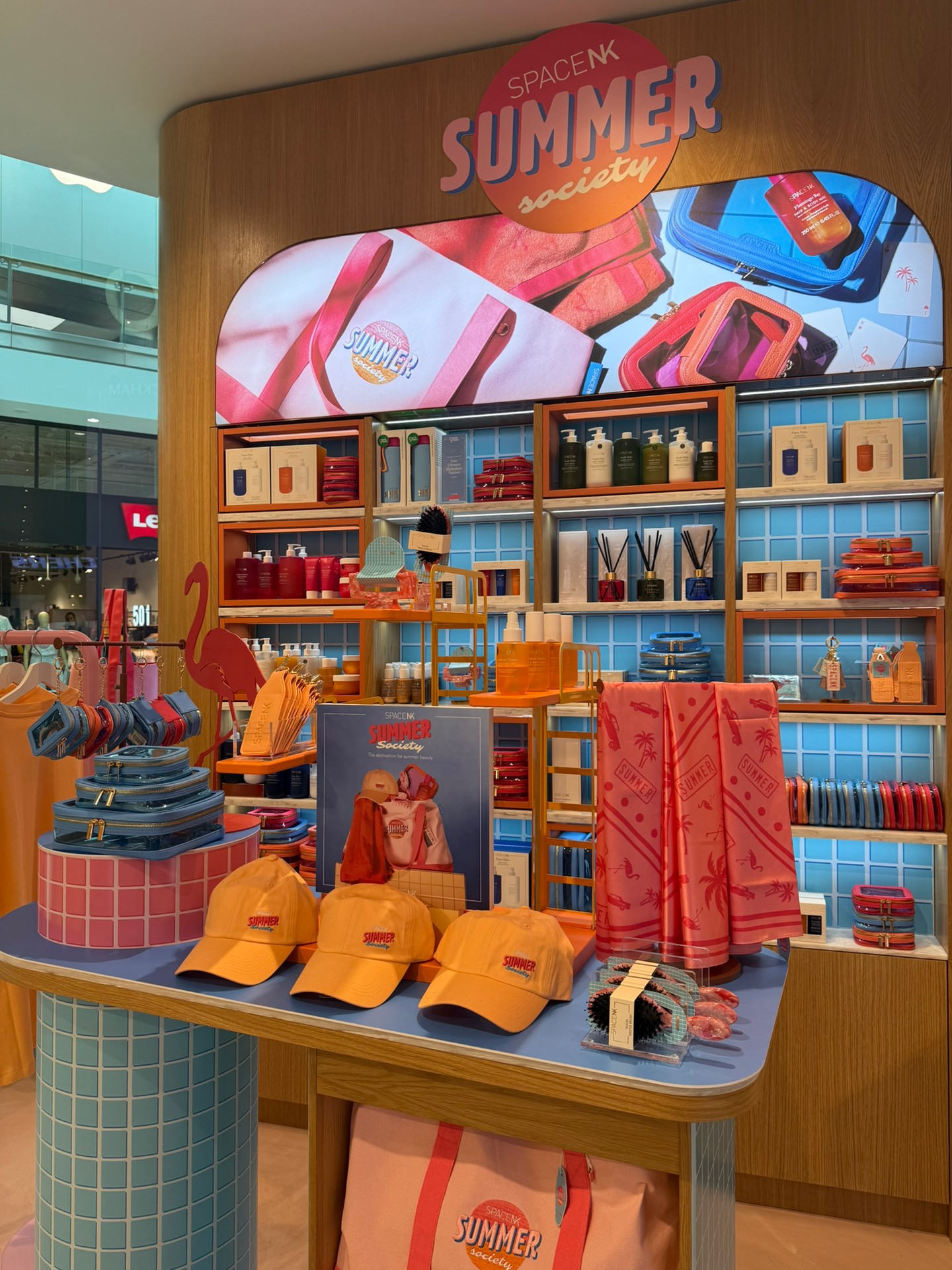 Summer has arrived @SpaceNK ☀️🩷🍋🌸
Pastels? Check. Poolside essentials? Check. Main character energy all summer long? CHECK. ✨💅
From sunshine ready beauty must haves to all your holiday and poolside favourites, discover everything you need for the season ahead. 🏖️🕶️🫧
Shop the limited edition Summer Society range in store now @SpaceNK 💛🍹🩷✨
#Highcross #Leicester #SpaceNK